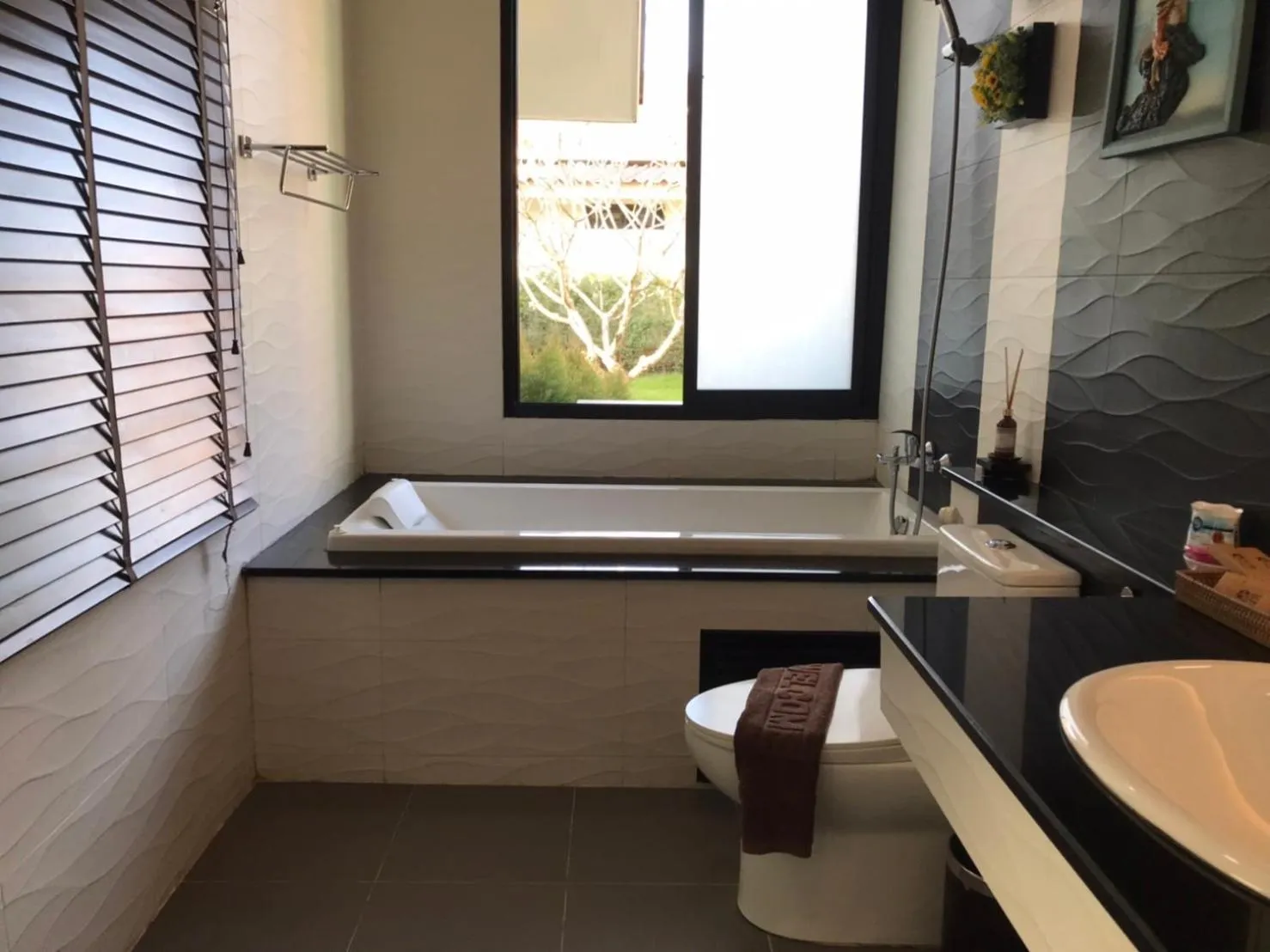 Boat House Boutique Riverside