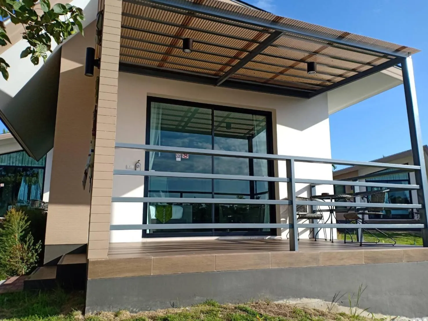 Boat House Boutique Riverside