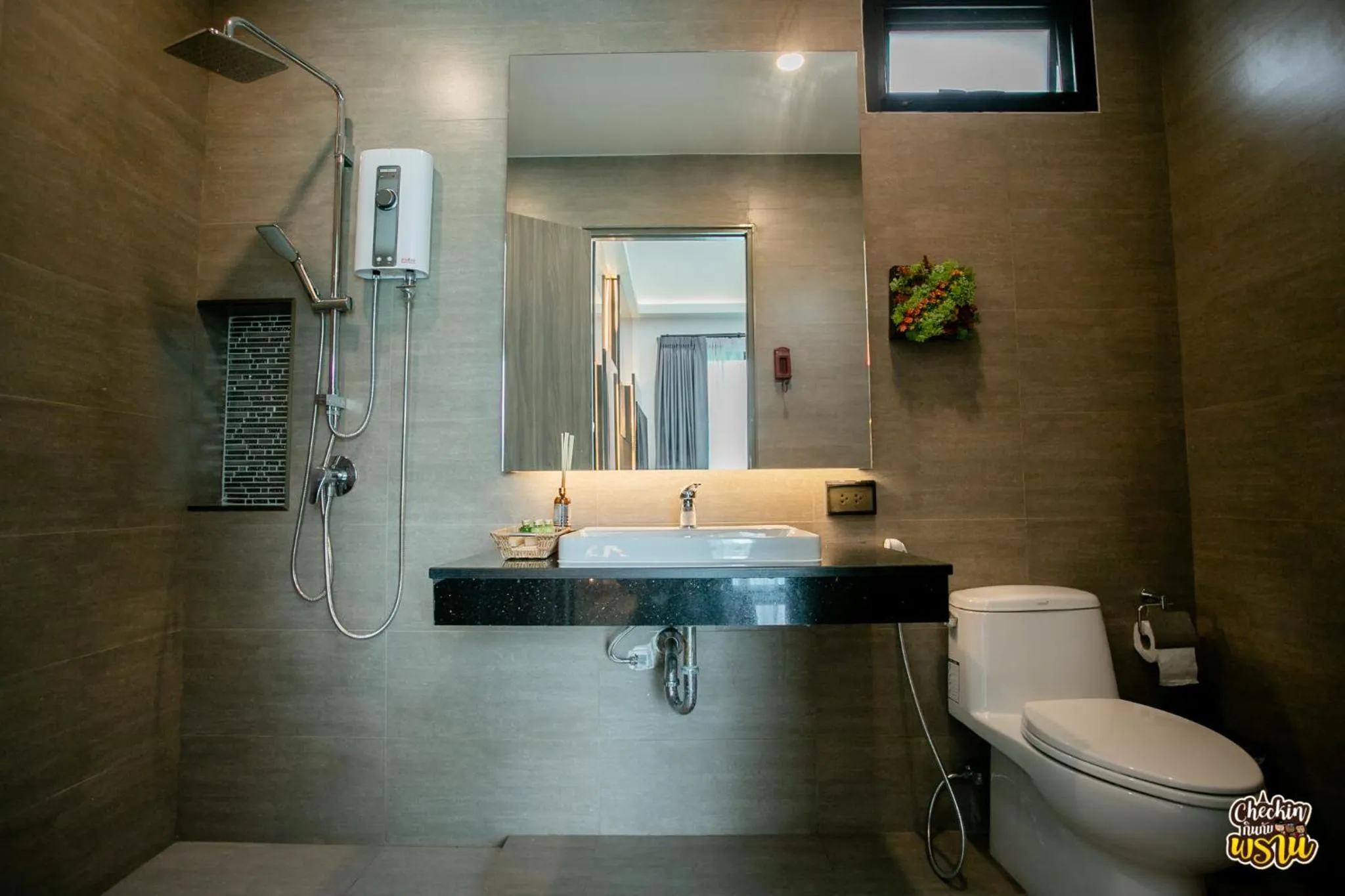 Boat House Boutique Riverside