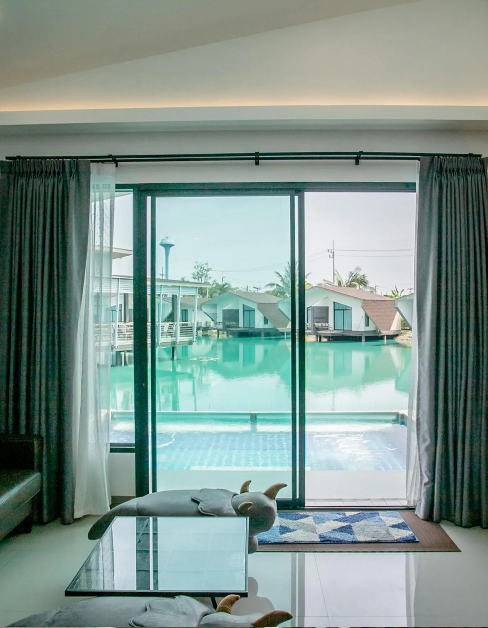 Boat House Boutique Riverside