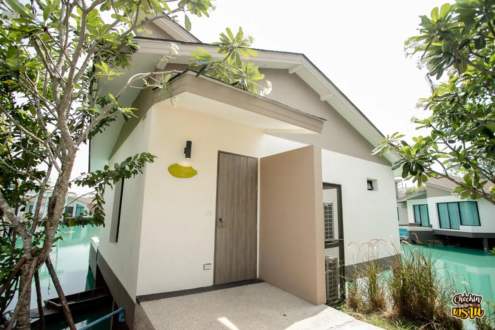 Boat House Boutique Riverside