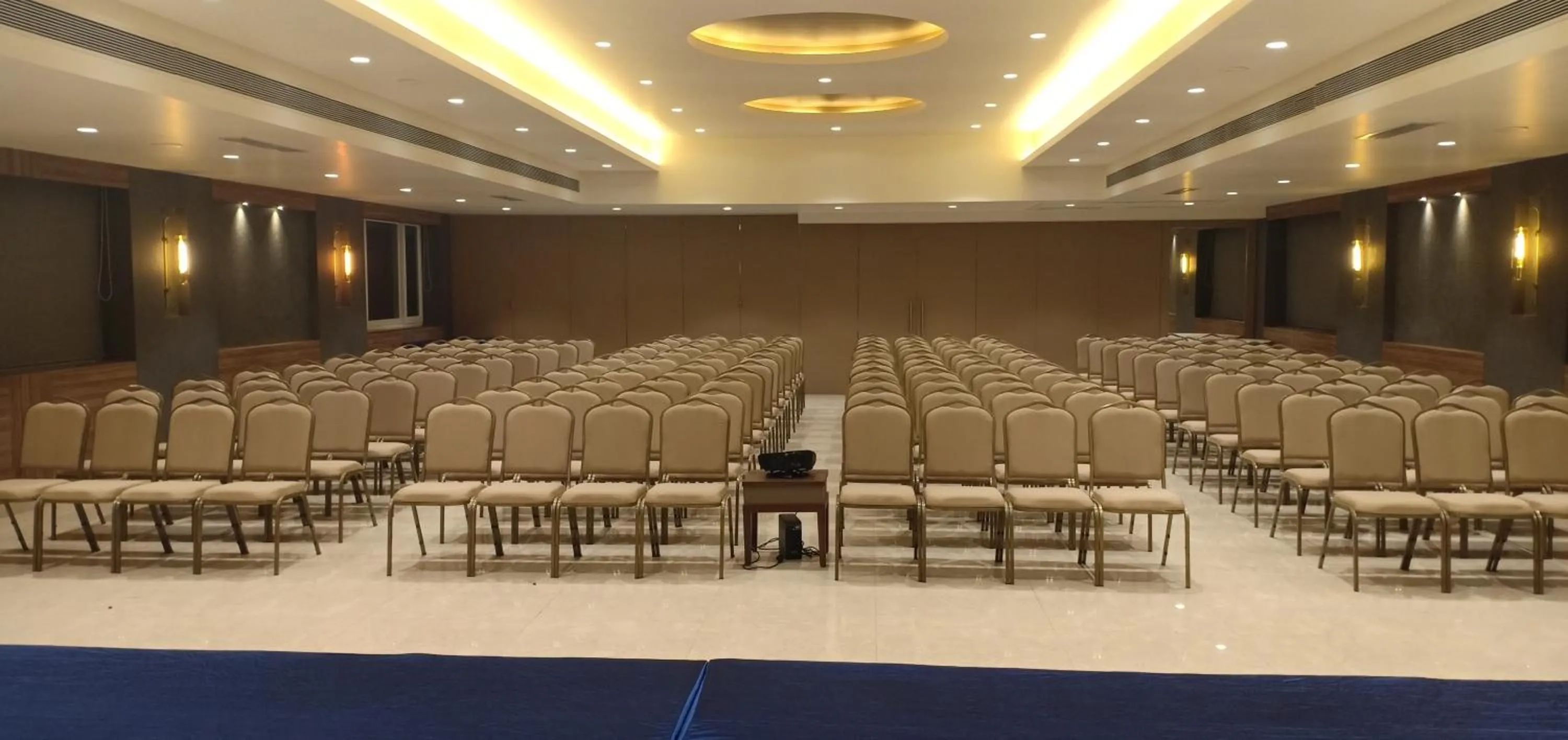 Business facilities in Cosmique Clarks Inn Suites Goa