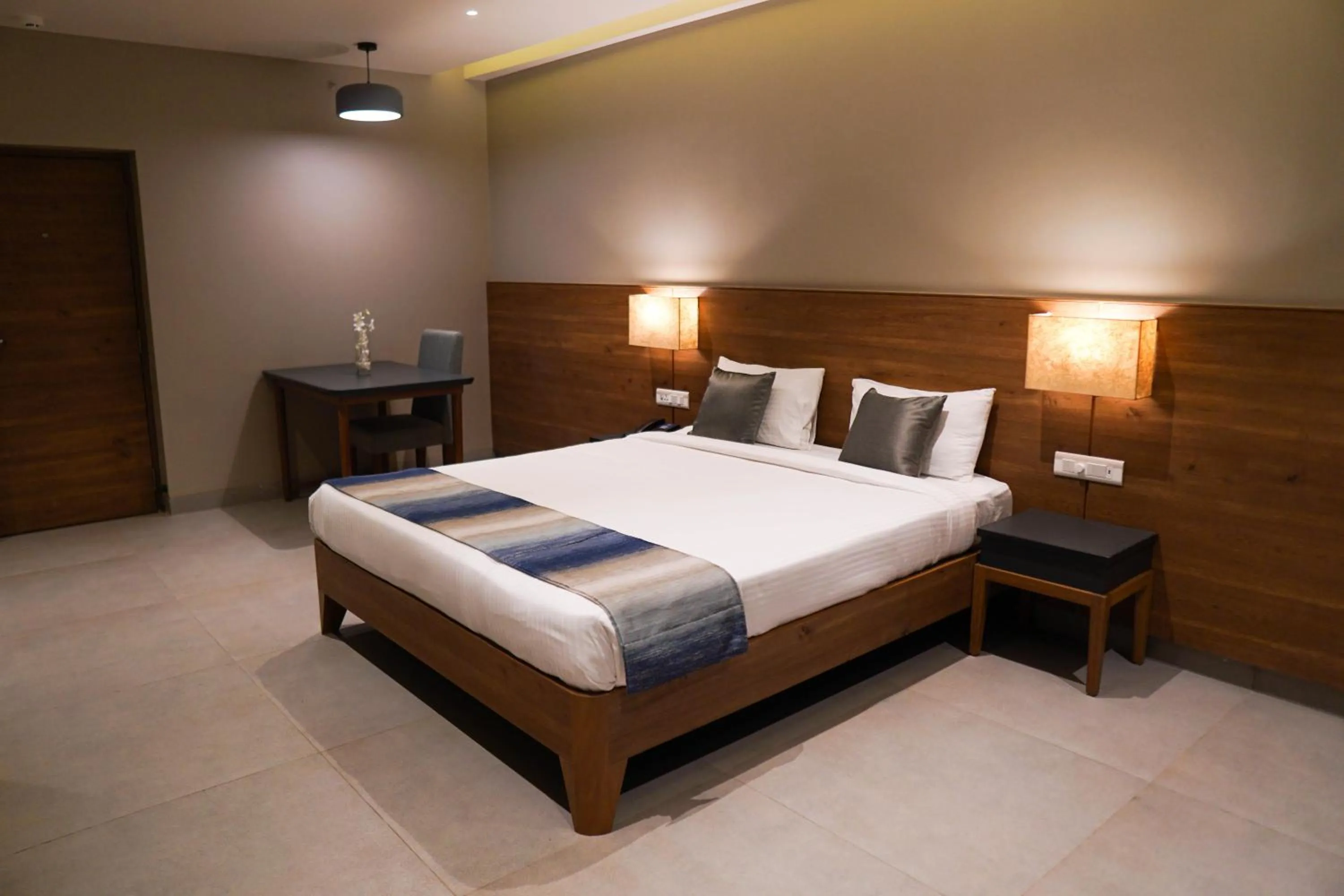 Photo of the whole room, Bed in Cosmique Clarks Inn Suites Goa