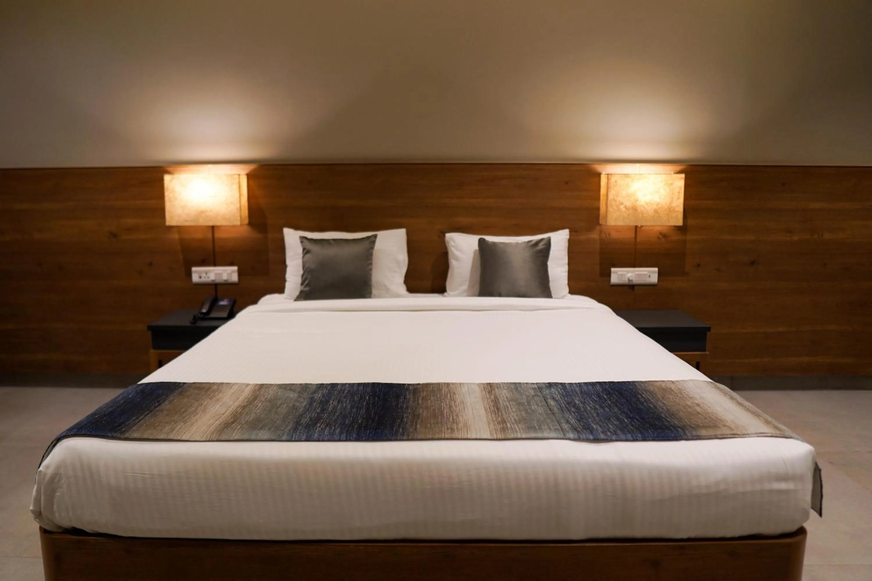 Photo of the whole room, Bed in Cosmique Clarks Inn Suites Goa