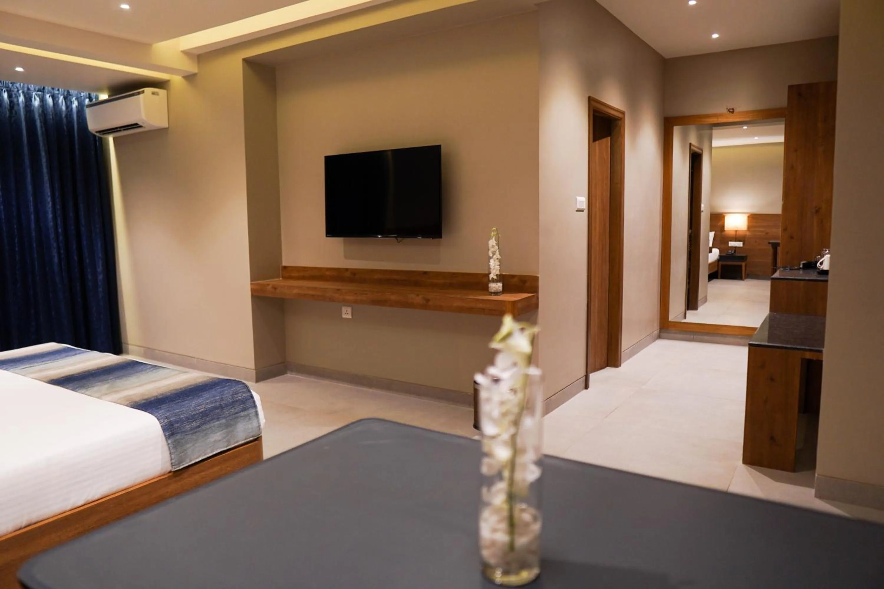 Photo of the whole room, Bed in Cosmique Clarks Inn Suites Goa