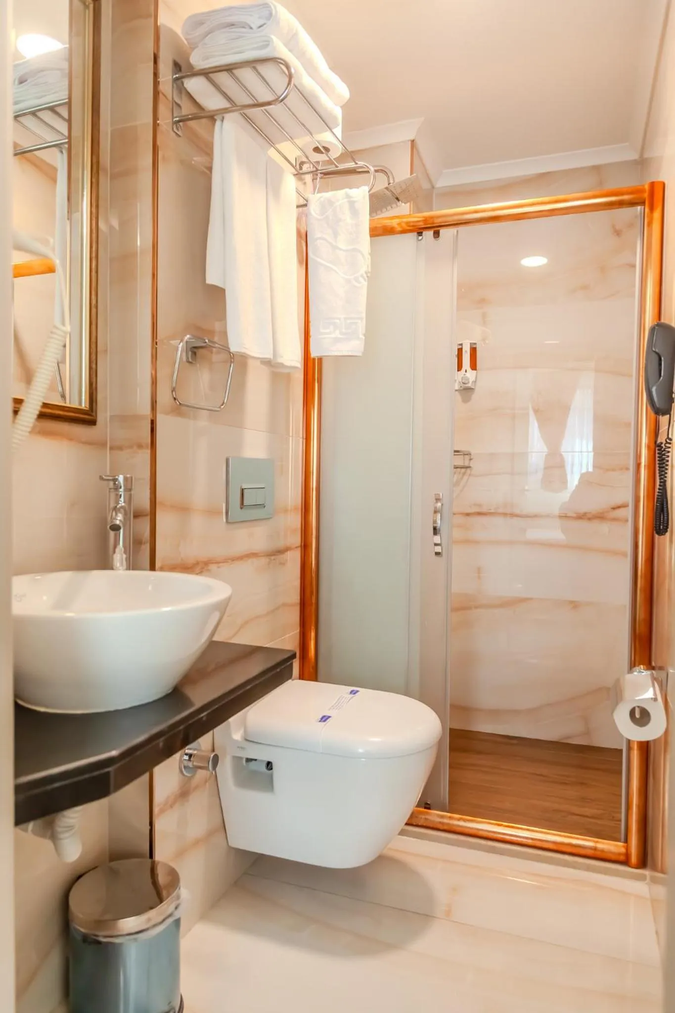 Shower in City Hall Hotel Sultanahmet