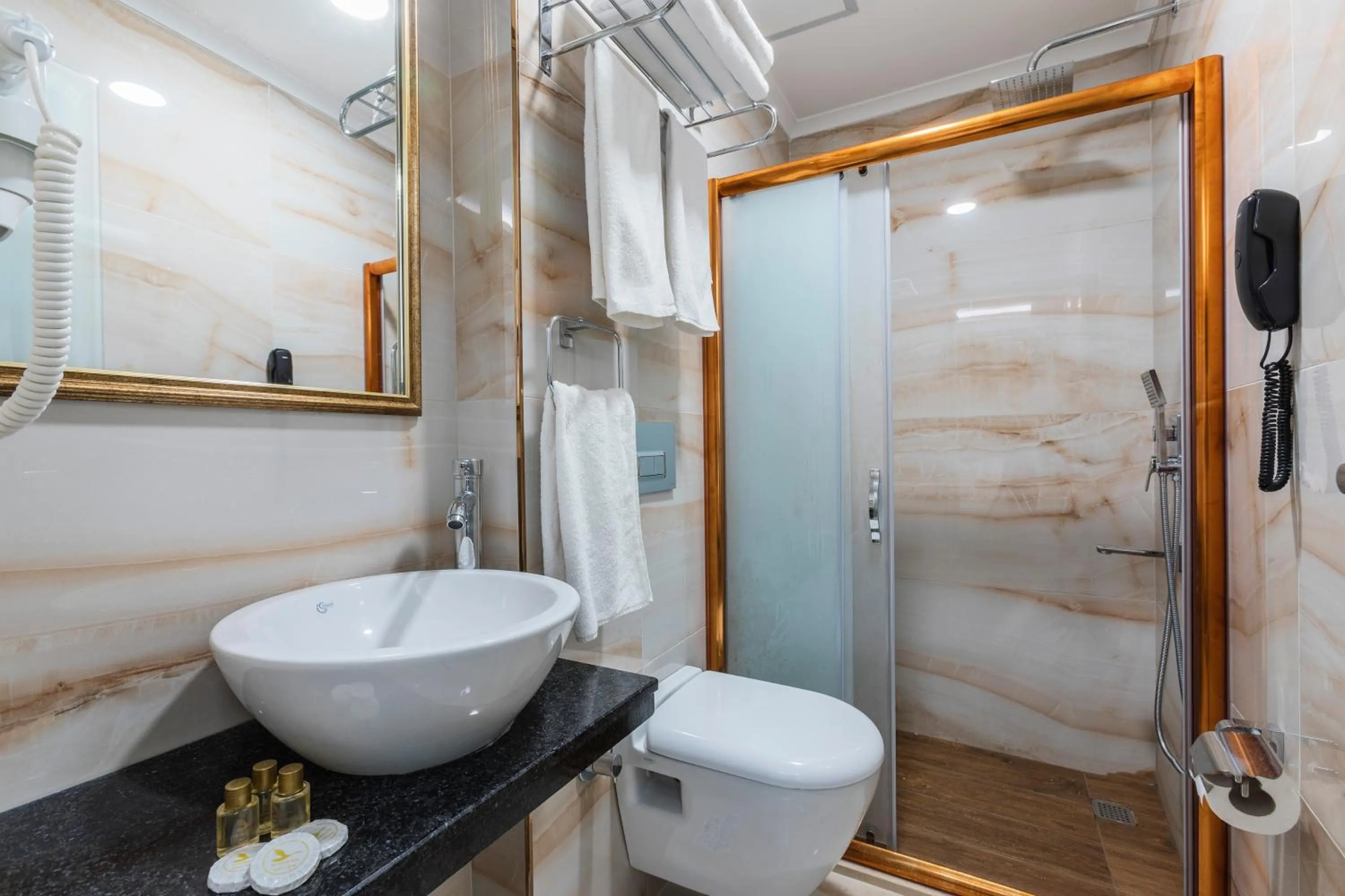 Shower in City Hall Hotel Sultanahmet