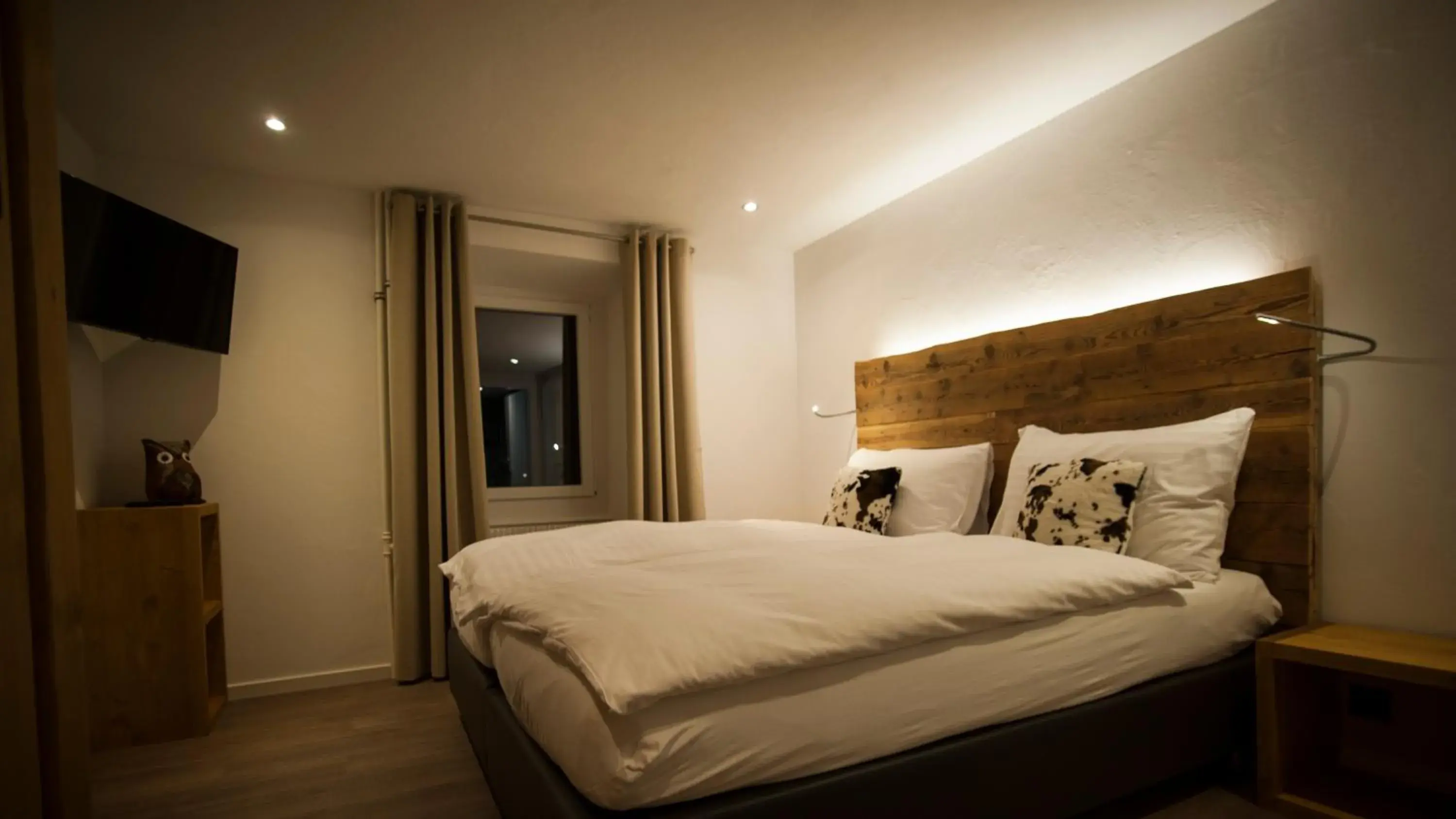 Double Room in Pension de la Poste Double Room in Pension de la Poste