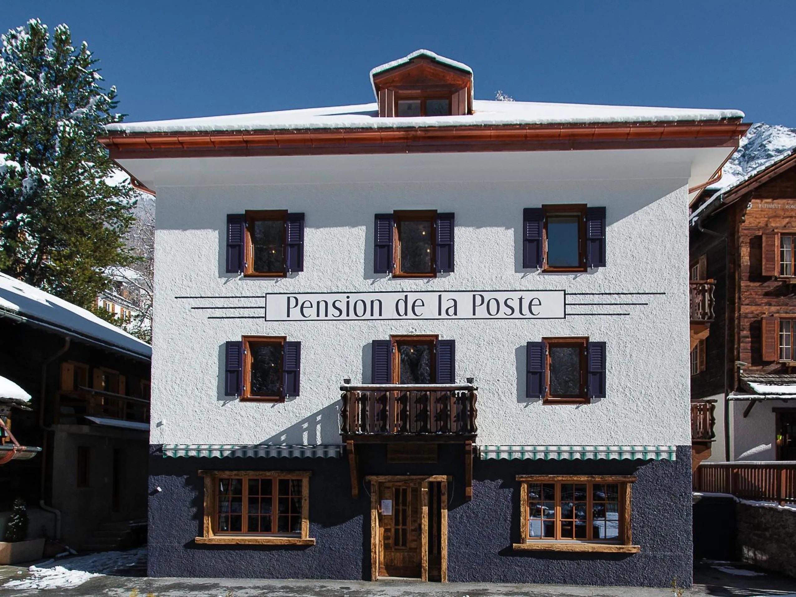Facade/entrance in Pension de la Poste