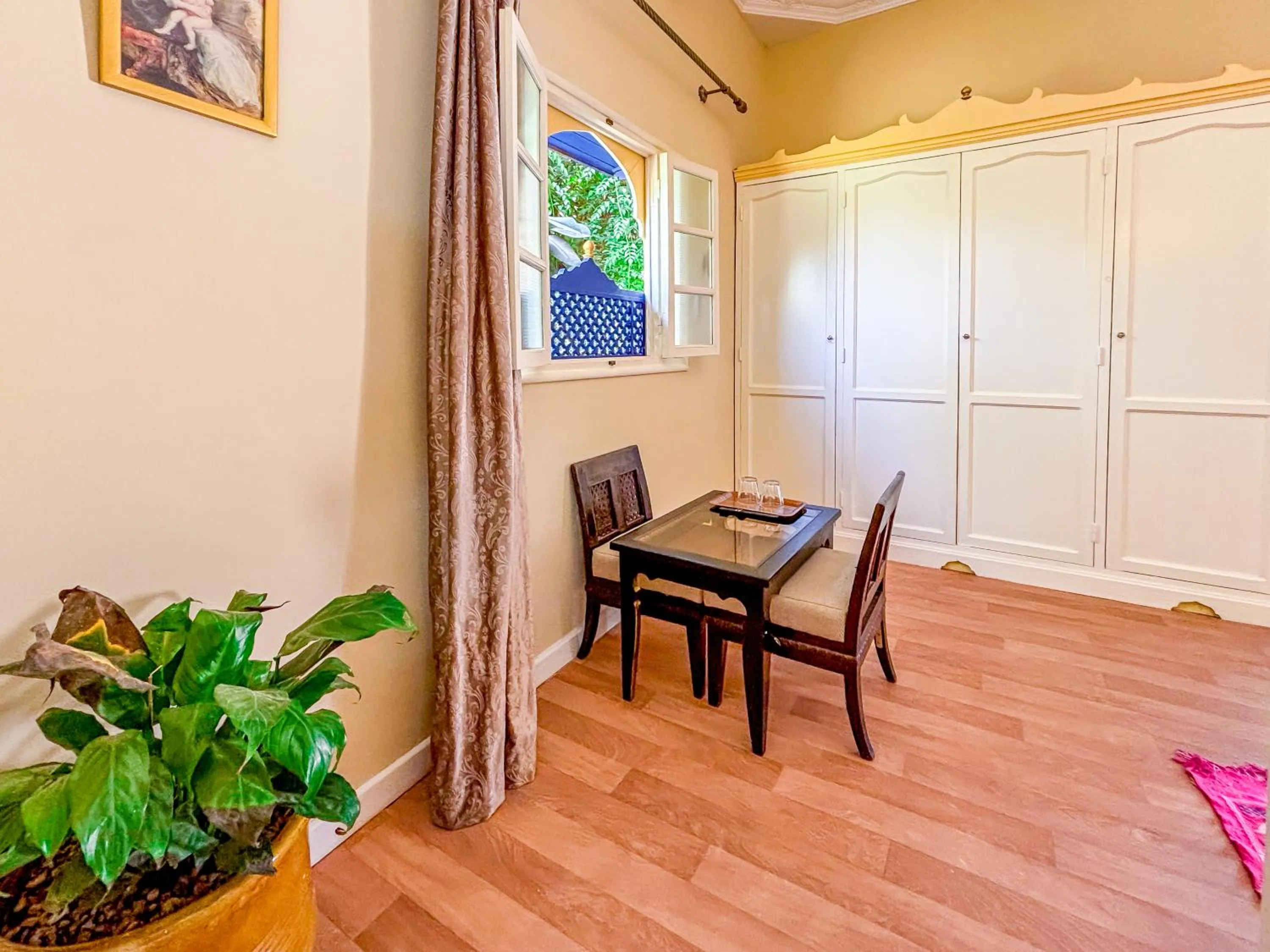 Decorative detail in Le Bleu House