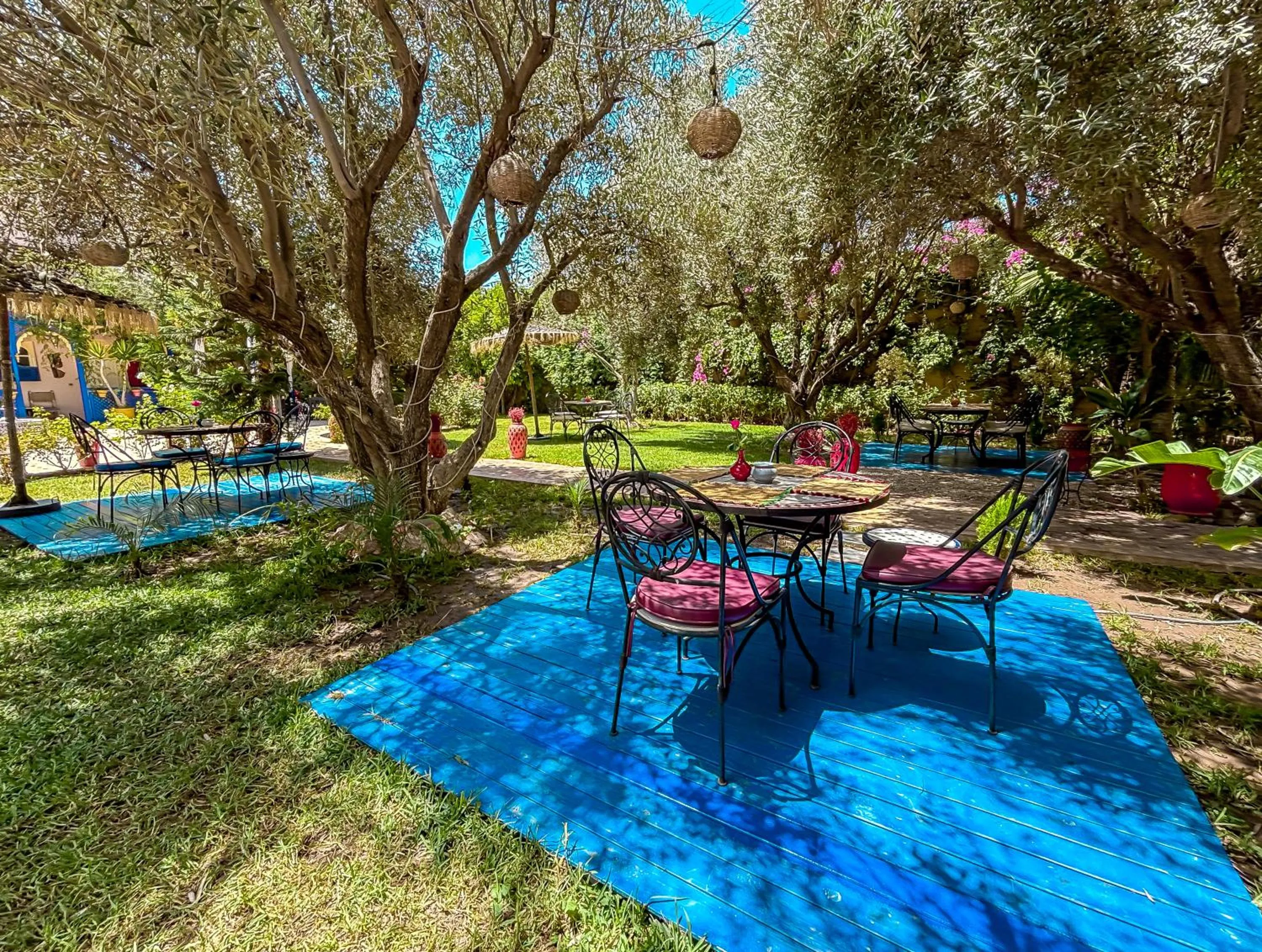 Restaurant/places to eat in Le Bleu House