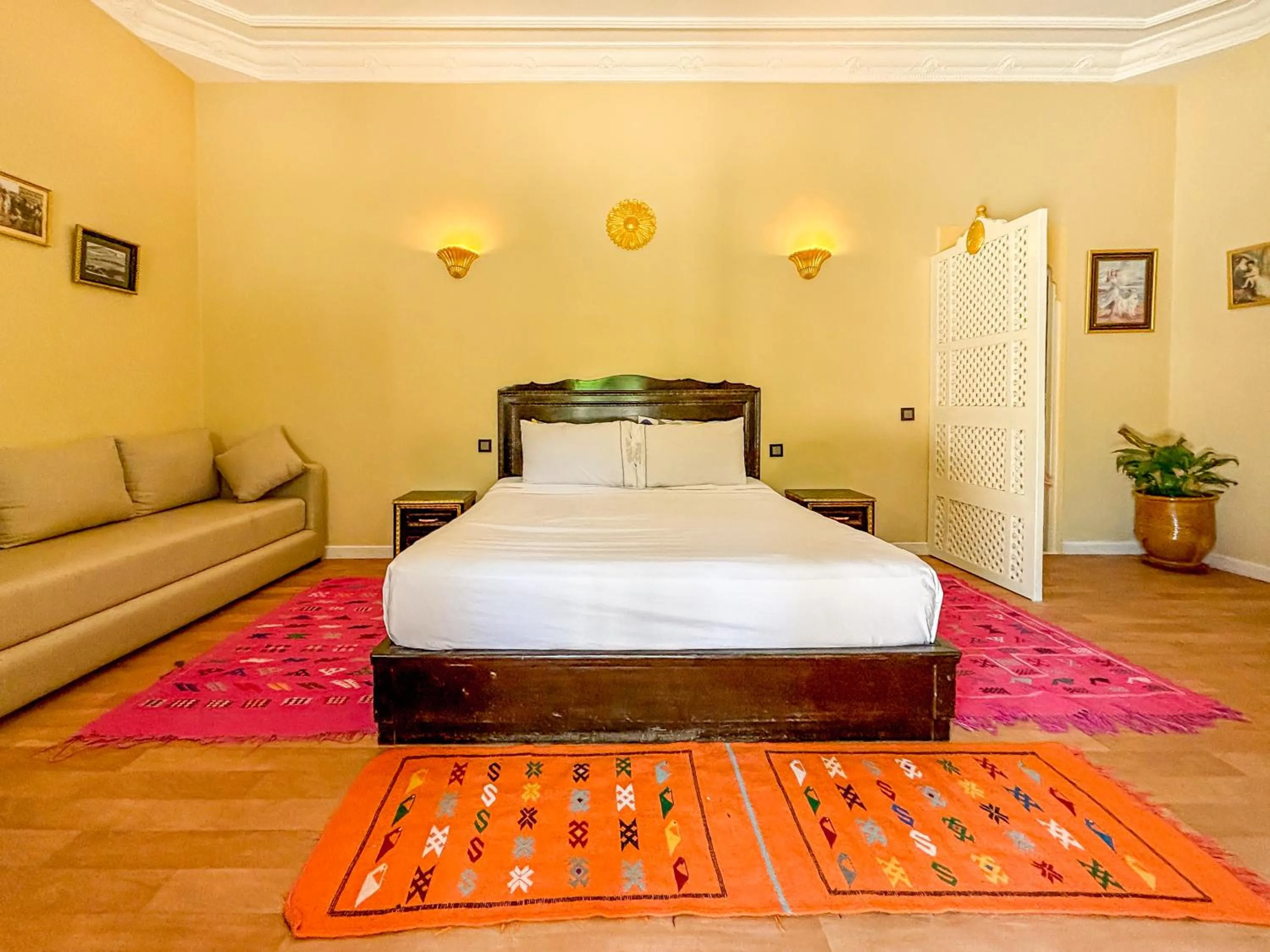 Bed in Le Bleu House