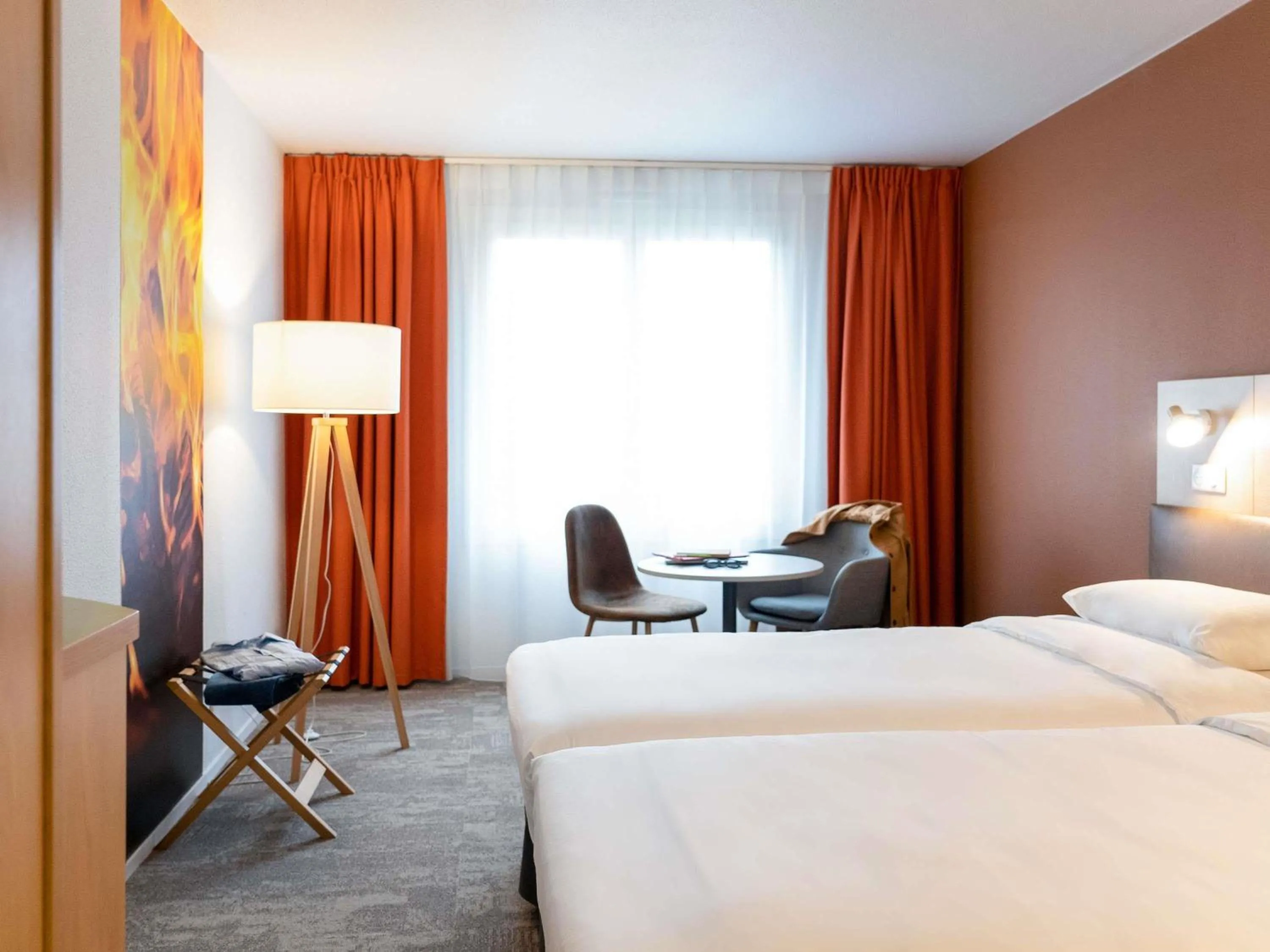 Bedroom, Bed in ibis Styles Aix les Bains Domaine de Marlioz