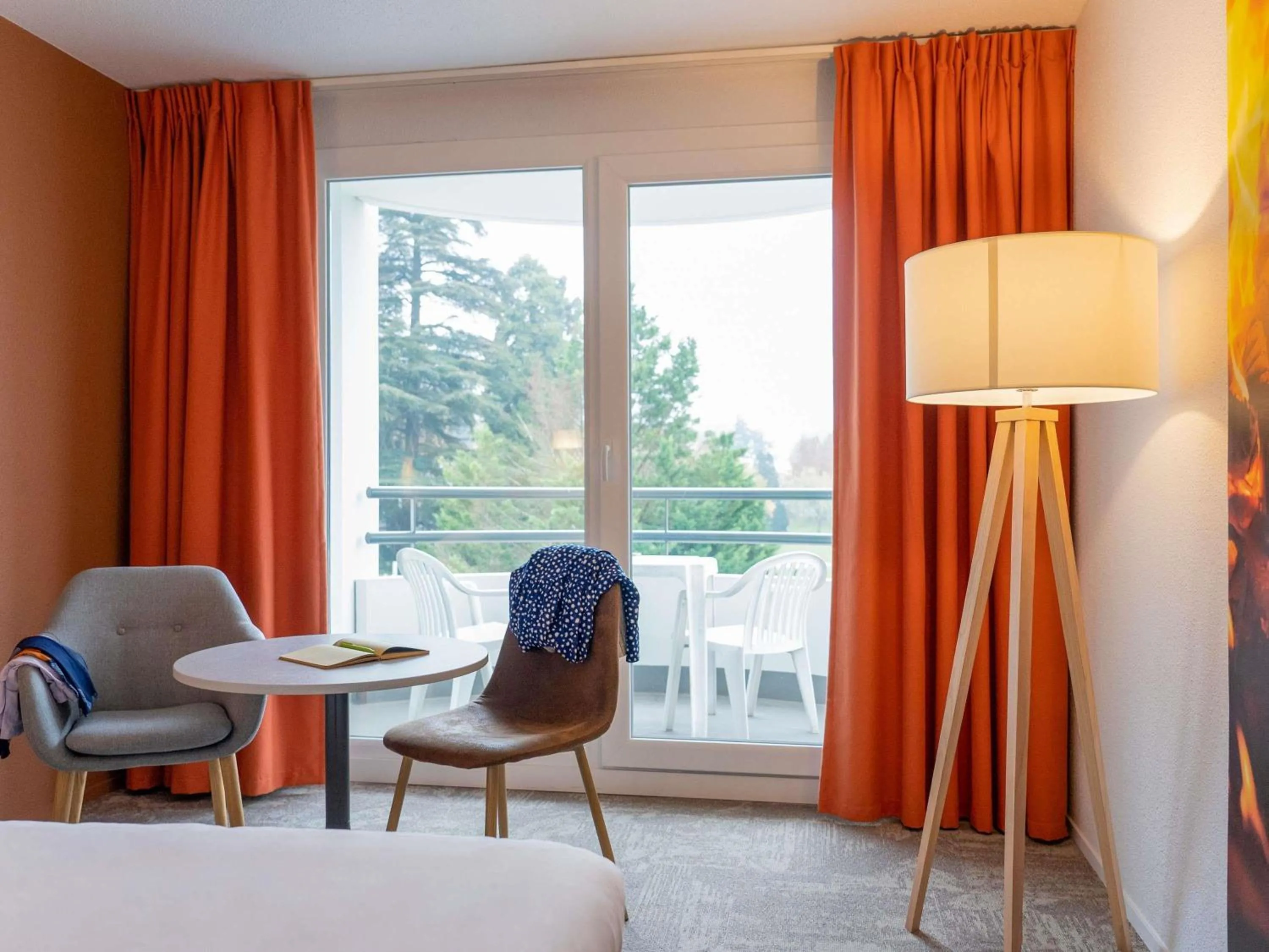 Bedroom, Bed in ibis Styles Aix les Bains Domaine de Marlioz