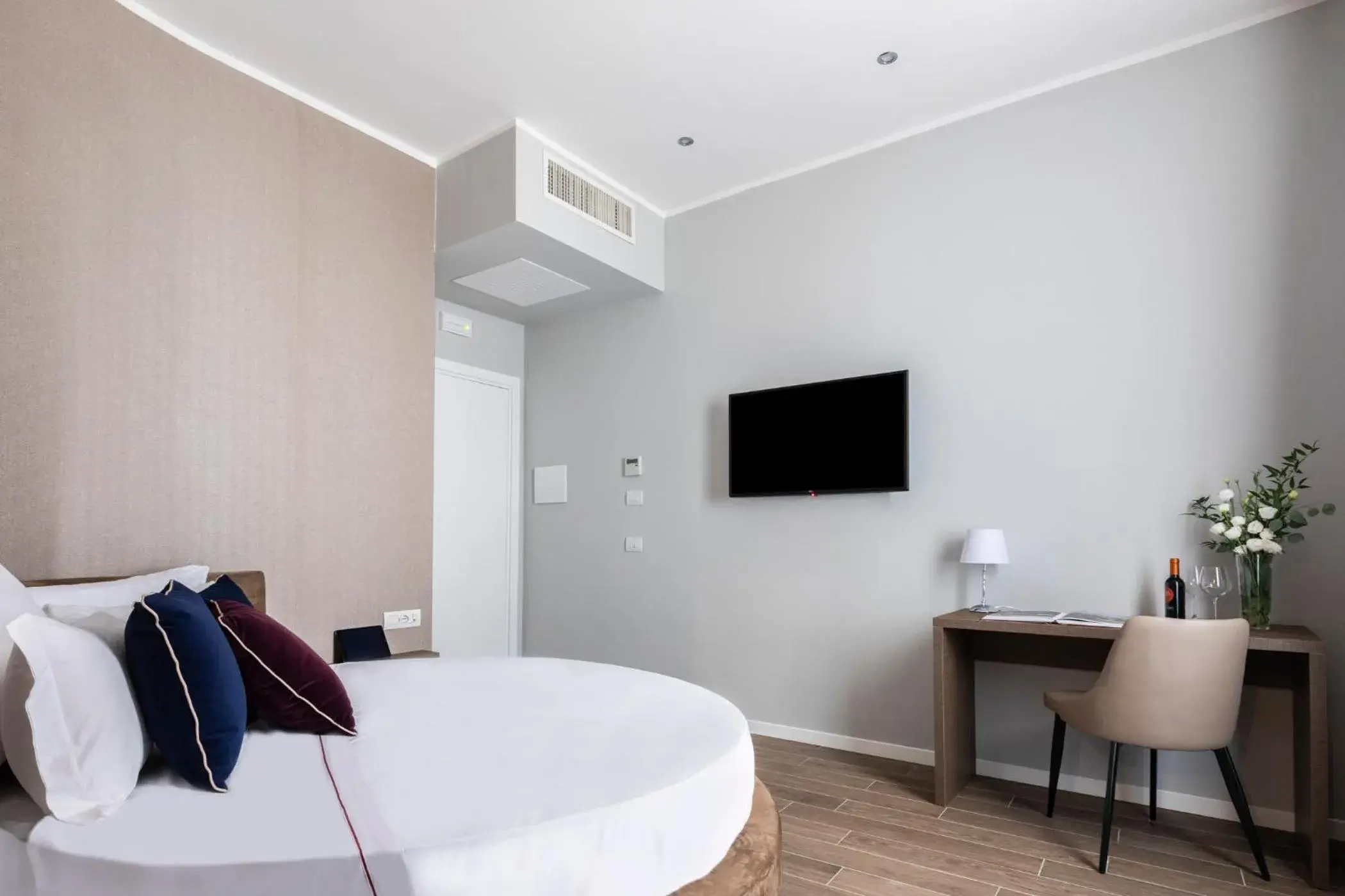 Bed in Giubbonari Suites Bed in Giubbonari Suites