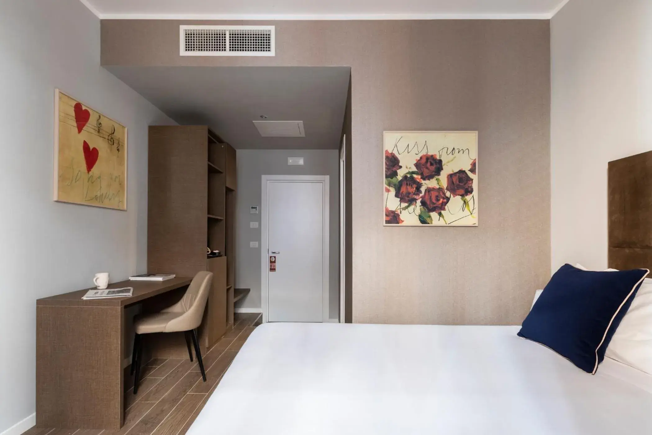 Bed in Giubbonari Suites Bed in Giubbonari Suites