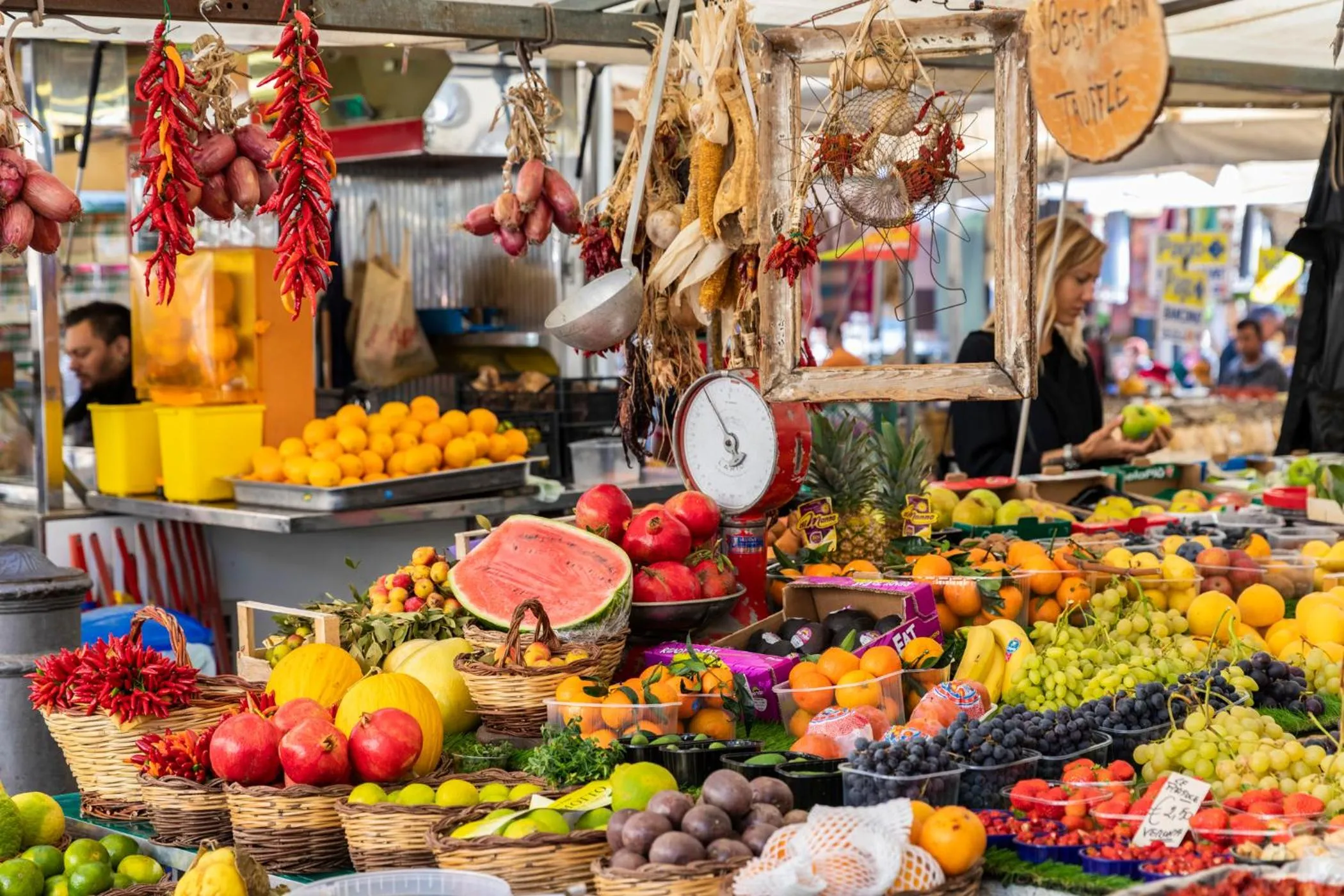 Supermarket/grocery shop in Giubbonari Suites