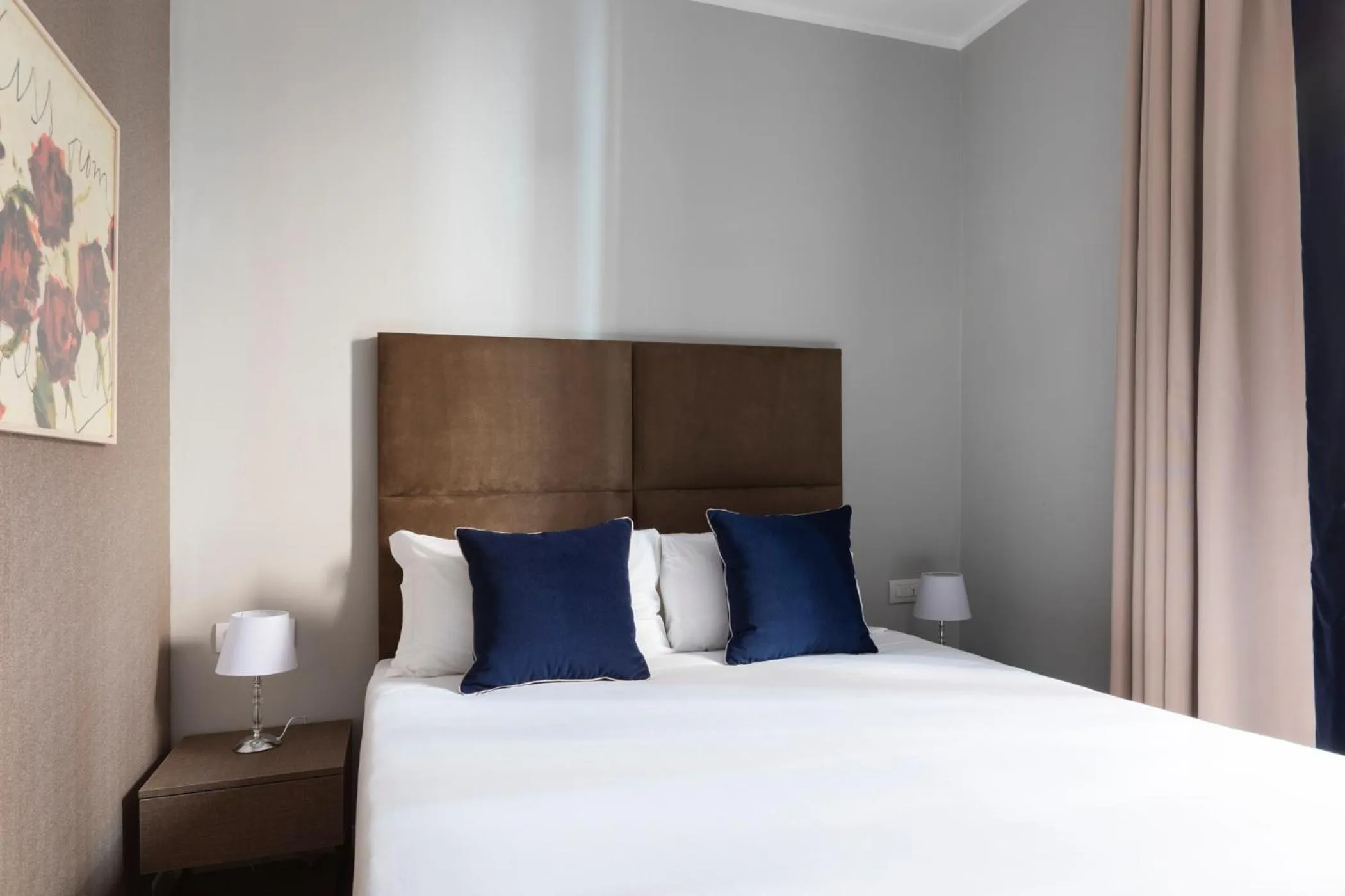 Bed in Giubbonari Suites