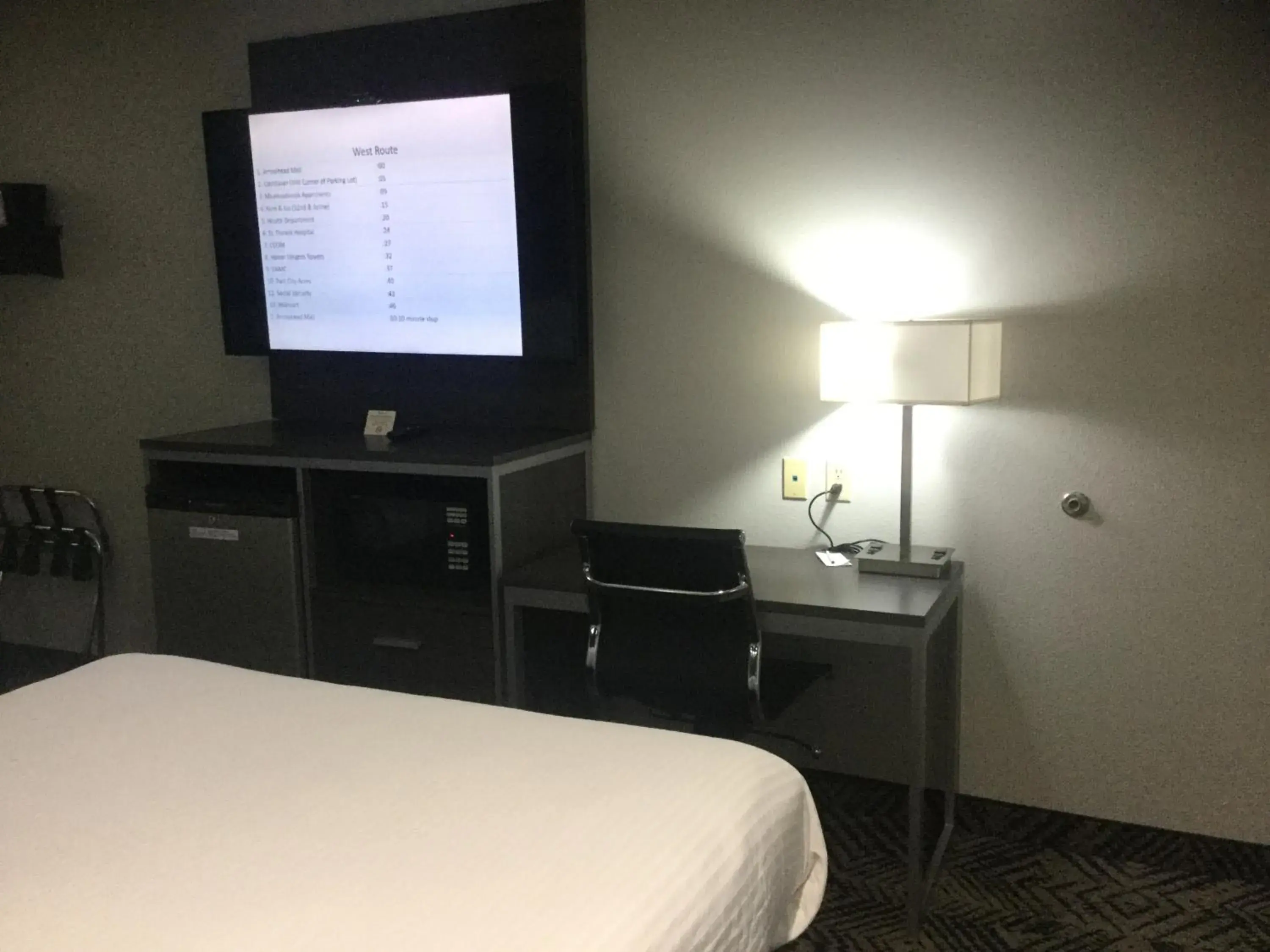 Bed in Muskogee Inn and Suites Bed in Muskogee Inn and Suites