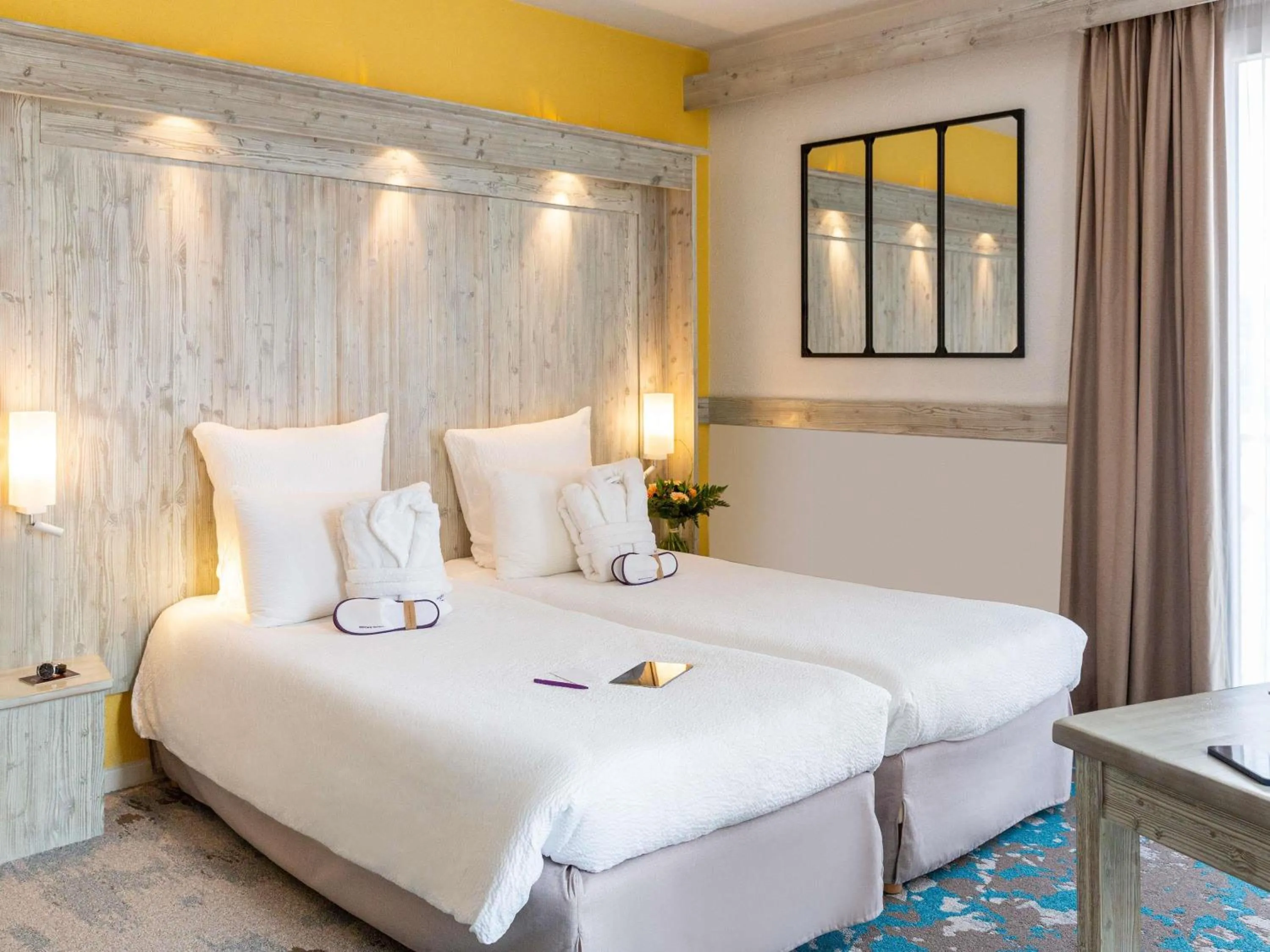 Bedroom, Bed in Mercure Millau