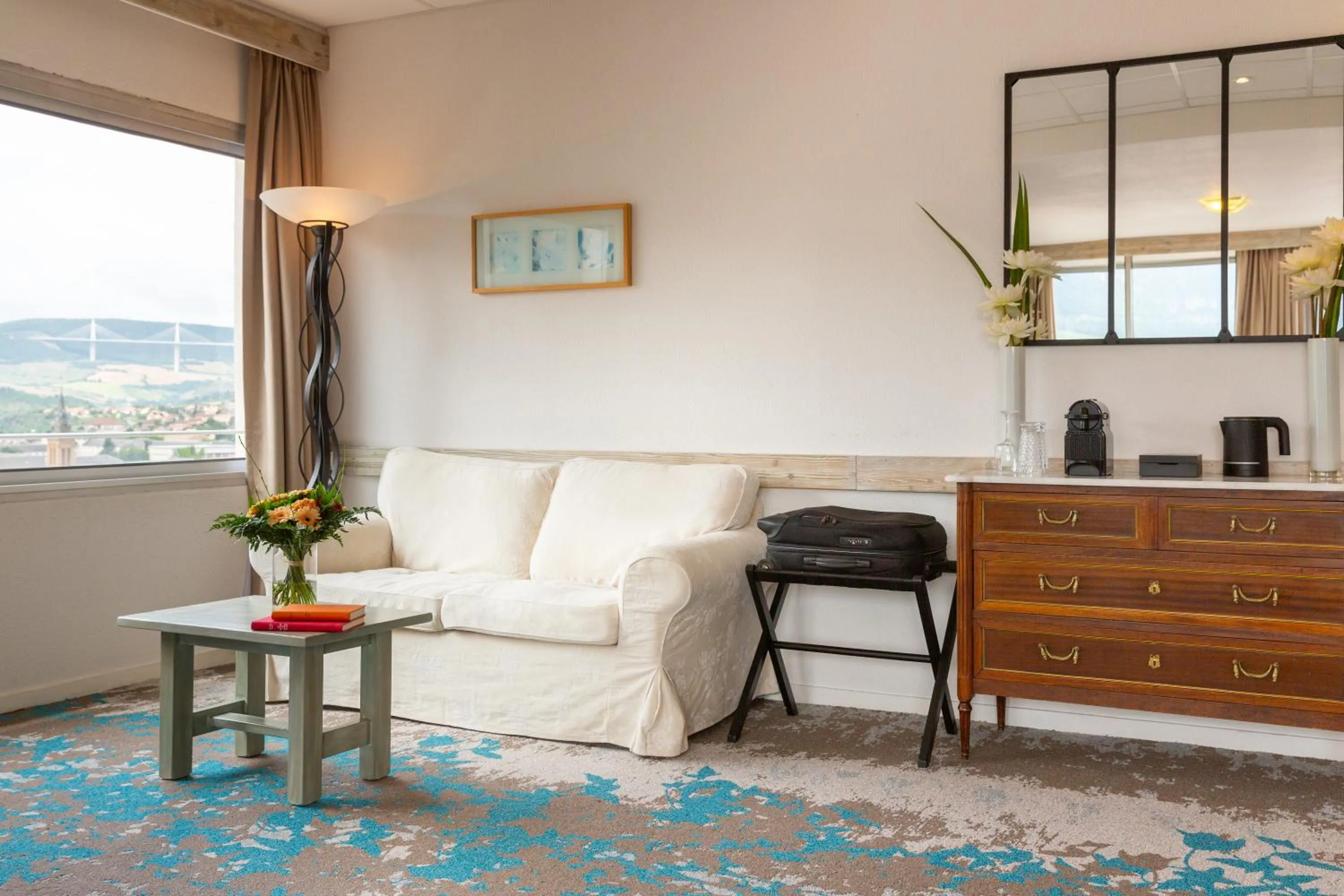 Coffee/tea facilities in Mercure Millau