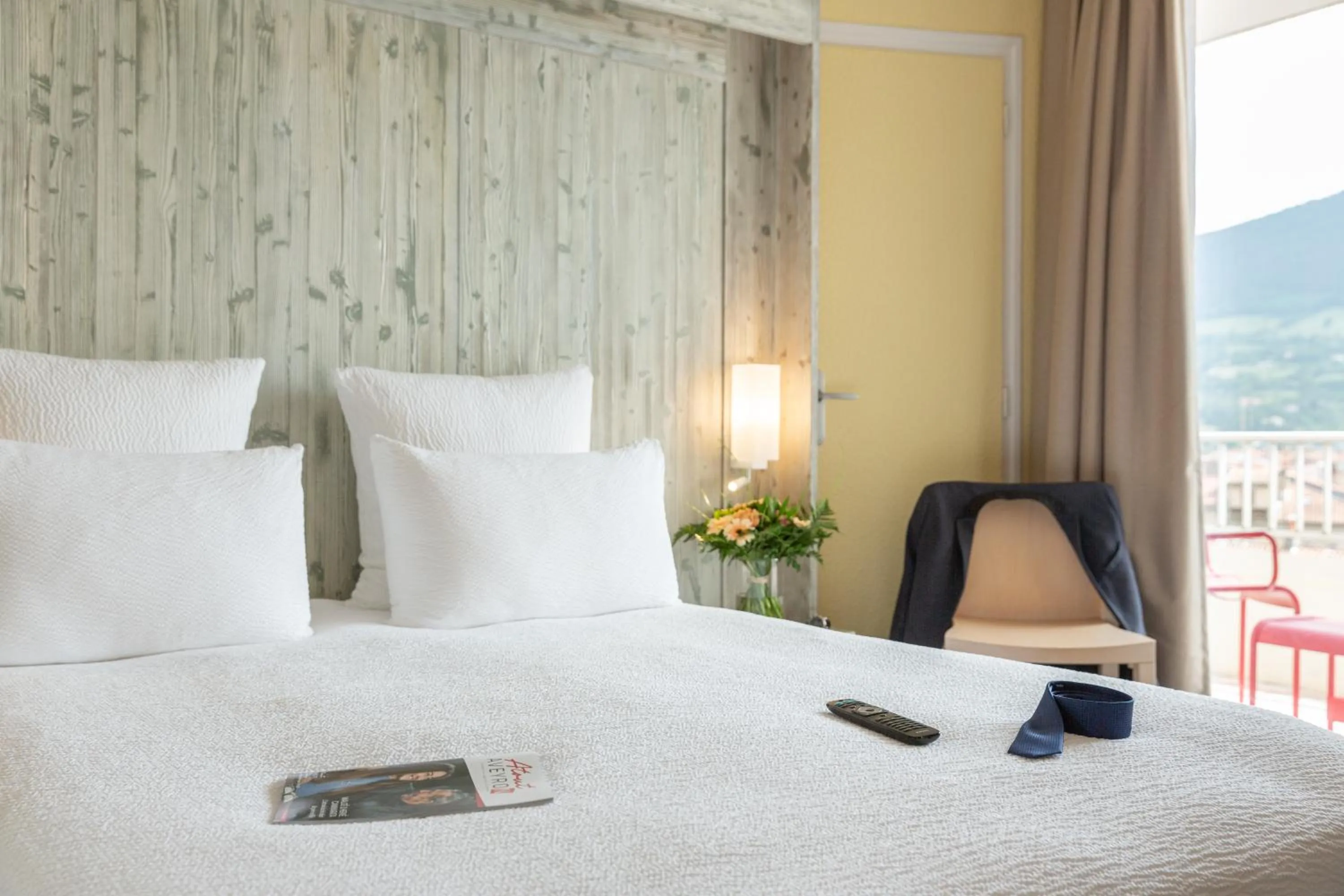 Bed in Mercure Millau