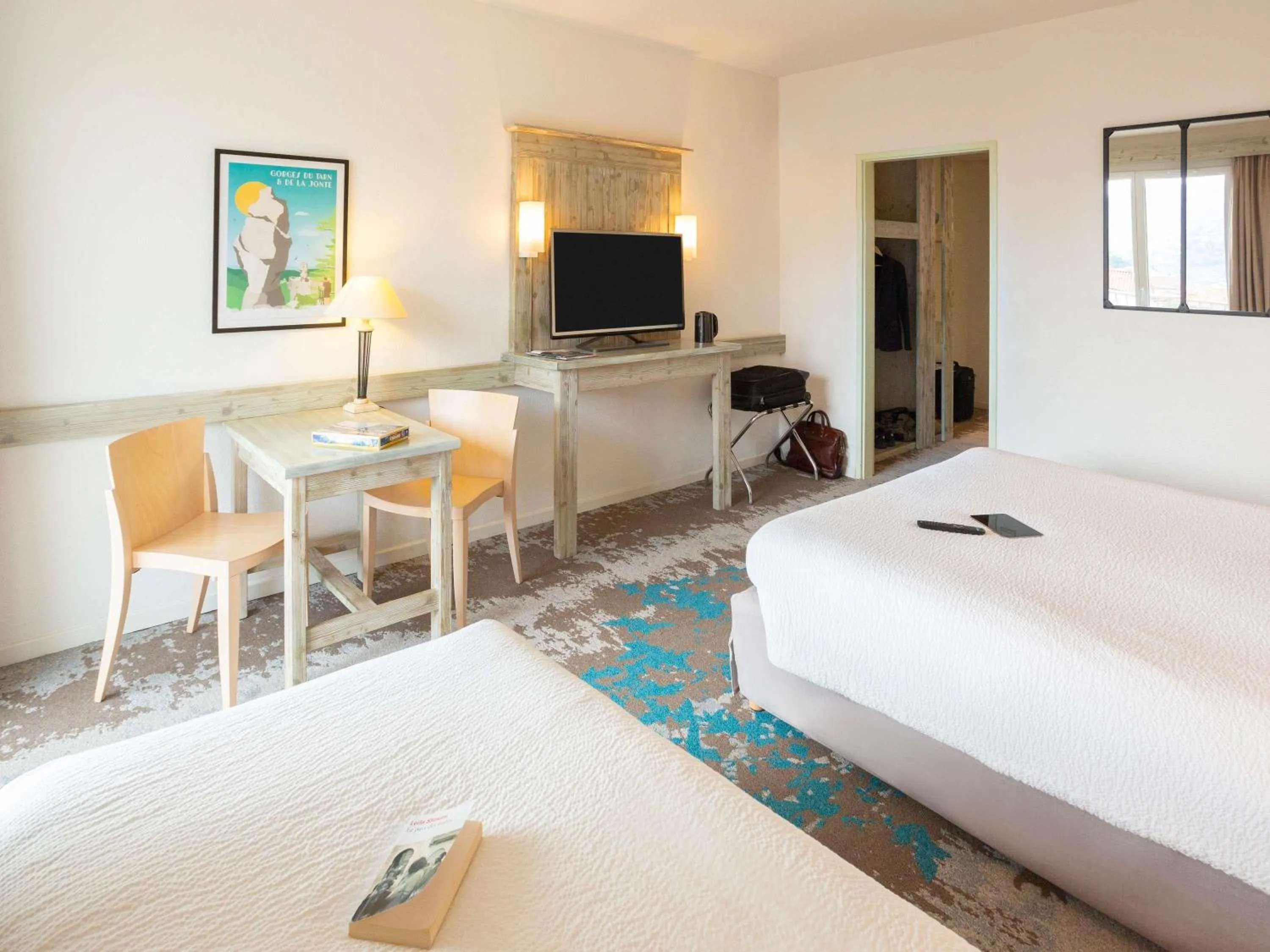 Bedroom, Bed in Mercure Millau