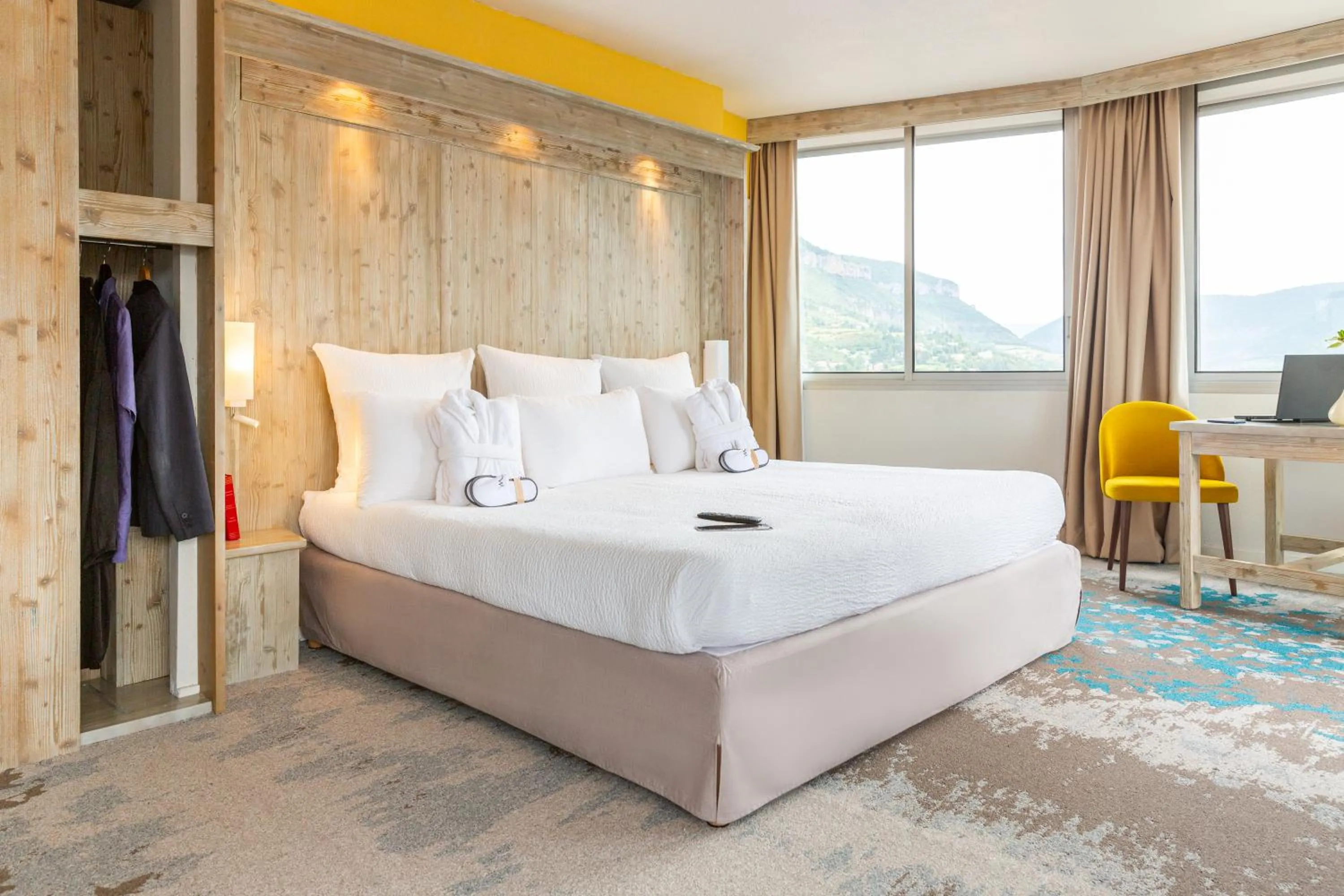 Bed in Mercure Millau