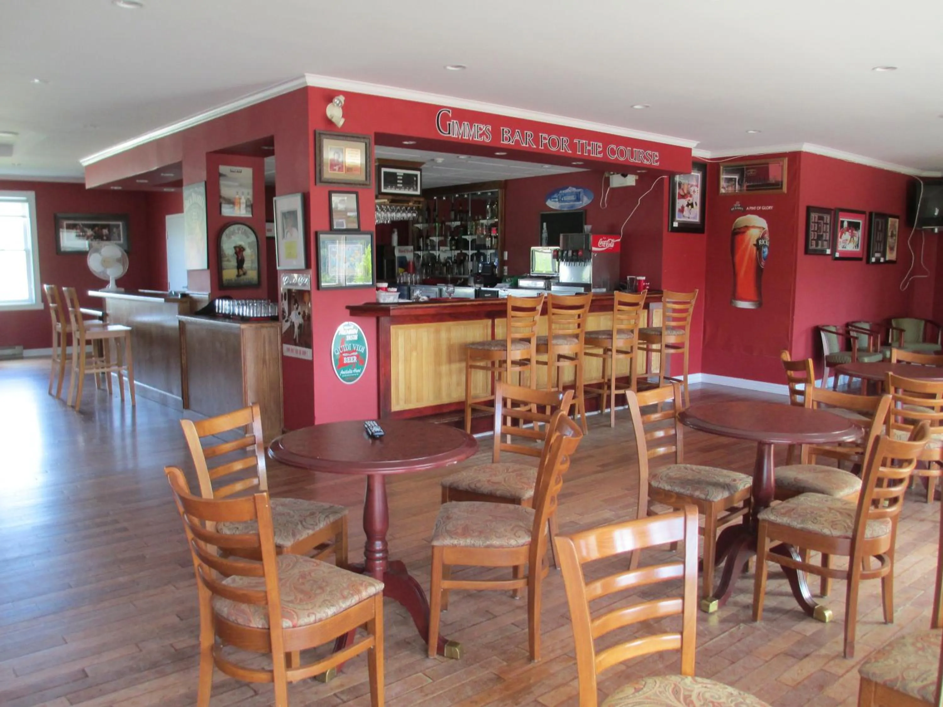 Lounge or bar in The Wilds at Salmonier River