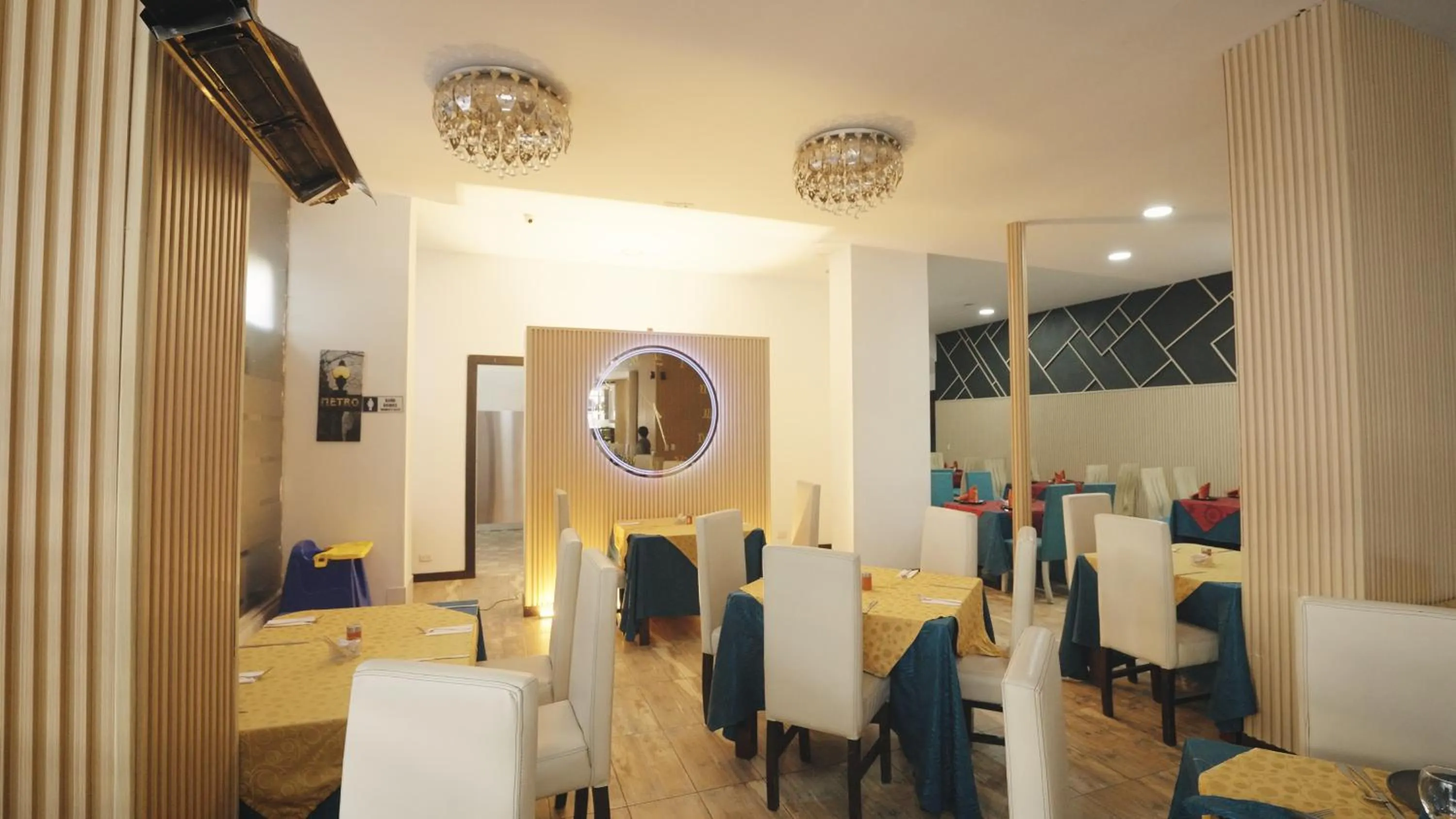 Restaurant/places to eat in Hotel Boutique City Center