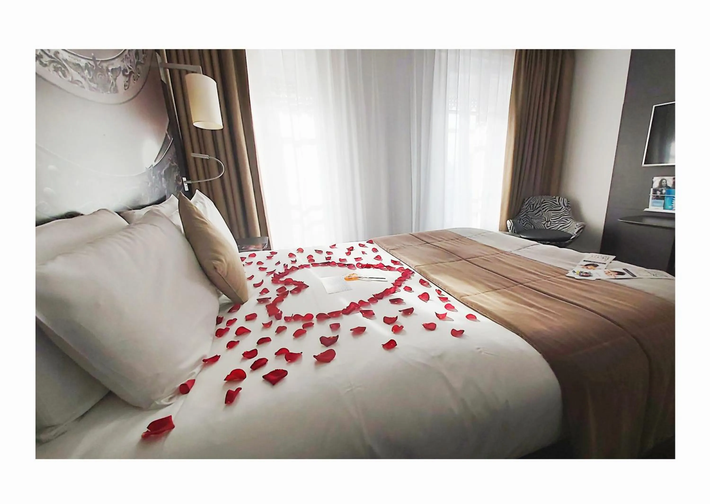 Bed in Mercure Lyon Centre Beaux-Arts