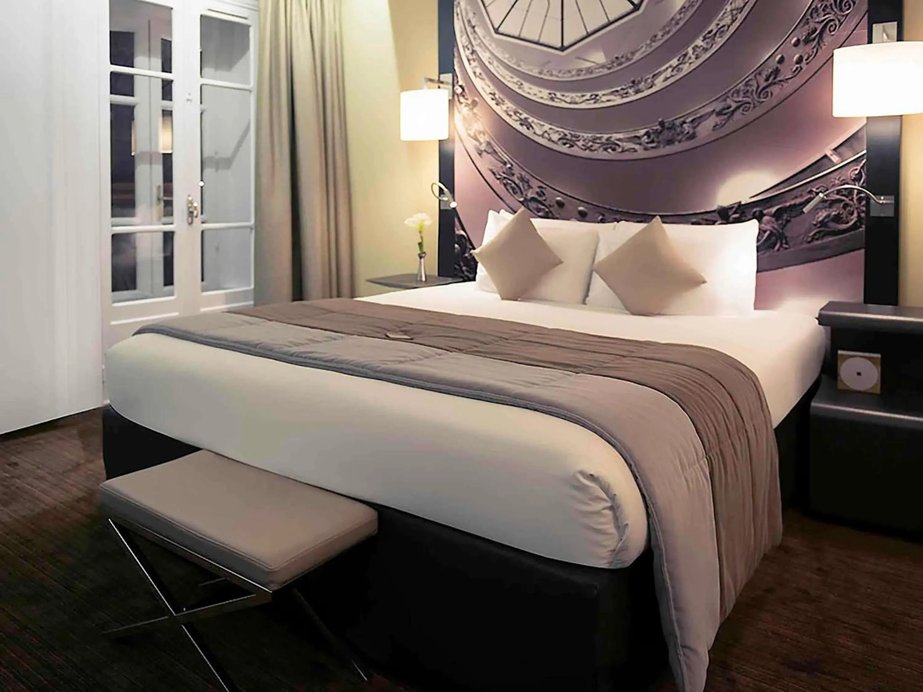 Bedroom, Bed in Mercure Lyon Centre Beaux-Arts Bedroom, Bed in Mercure Lyon Centre Beaux-Arts