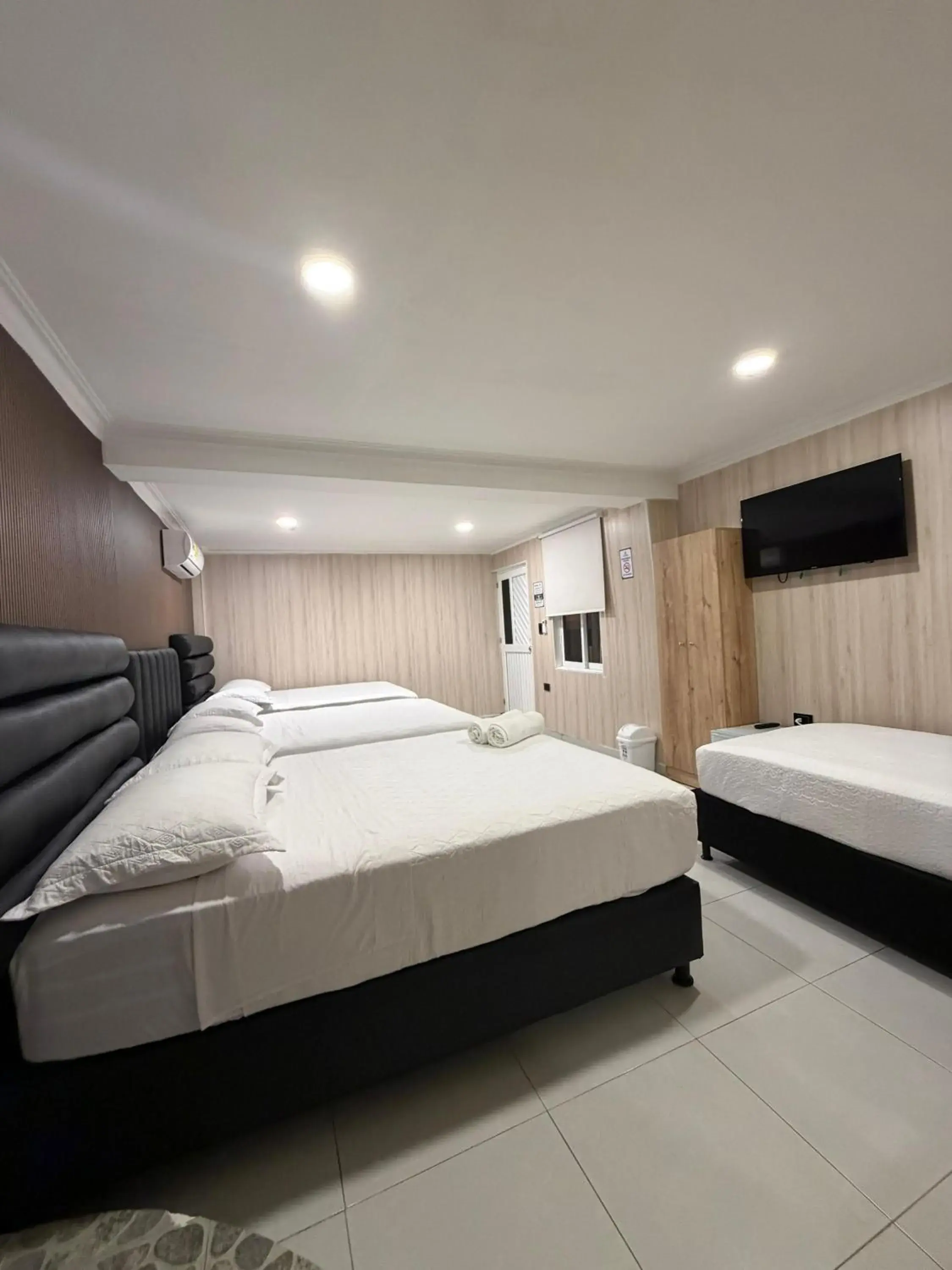 Family Room with Private Bathroom in Ivootel Family Room with Private Bathroom in Ivootel