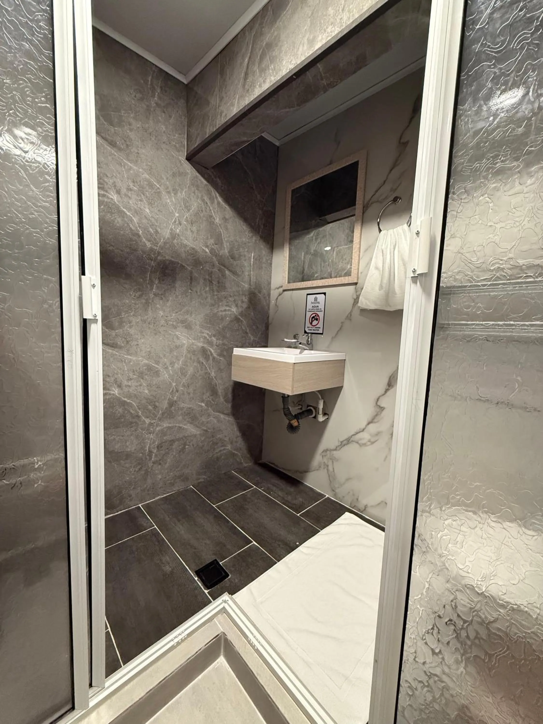 Shower in Ivootel
