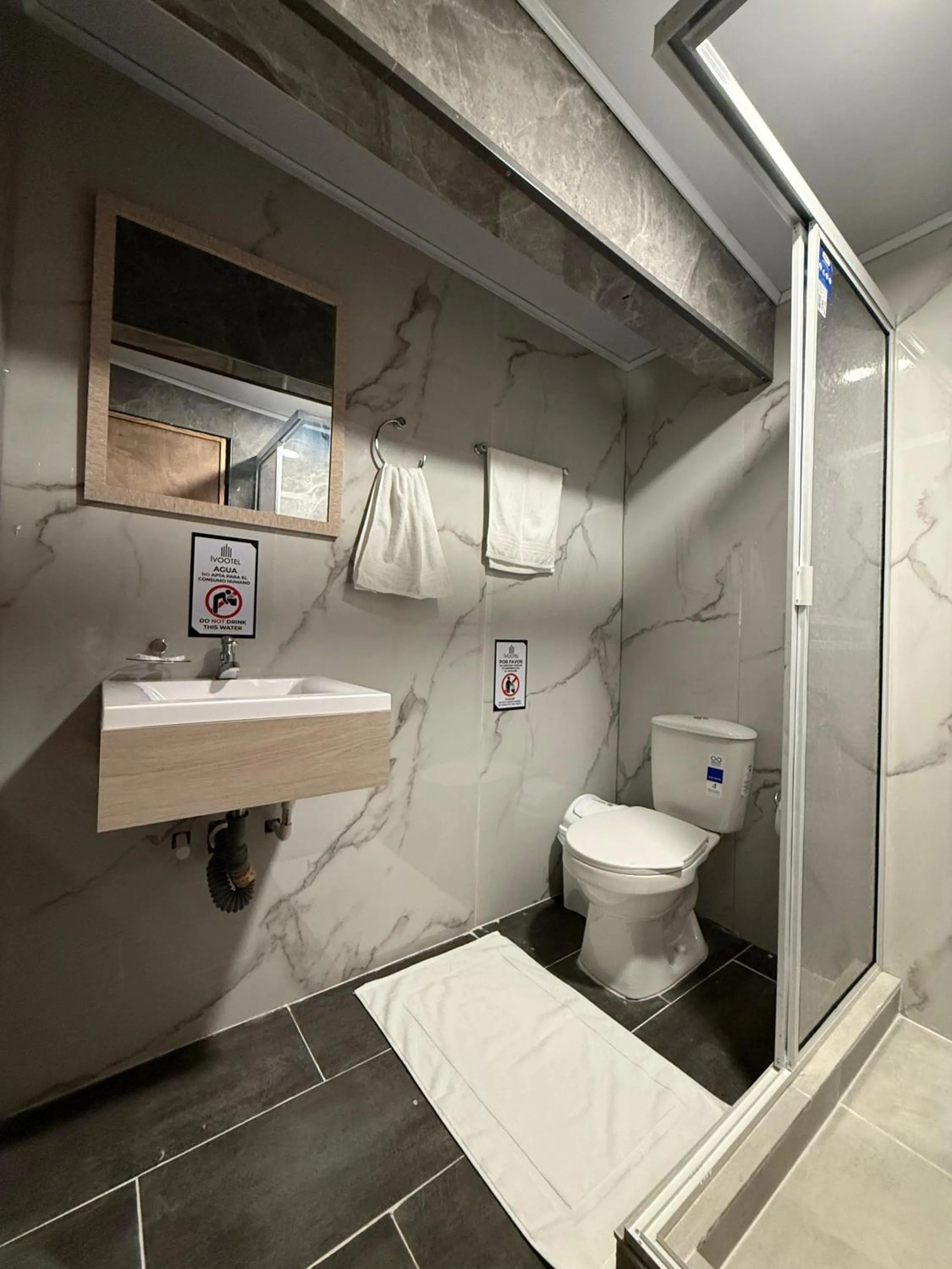 Shower in Ivootel