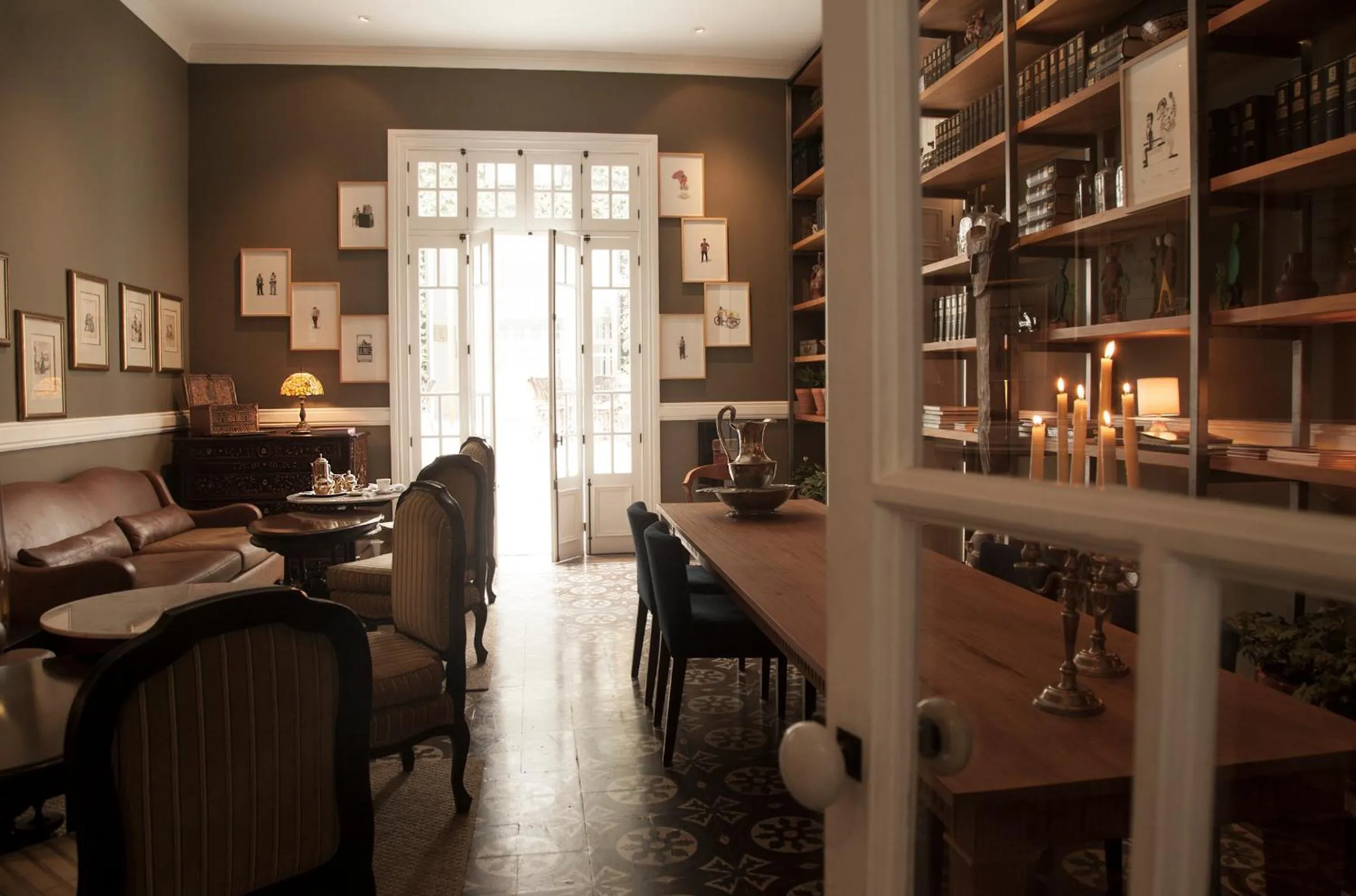 Photo of the whole room in Hotel B