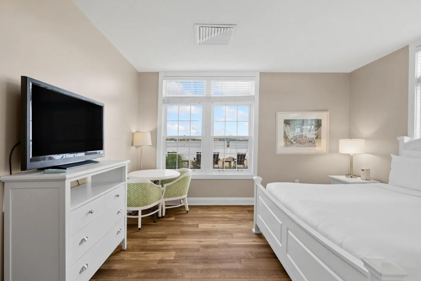 Bedroom, Bed in Oakwood Resort