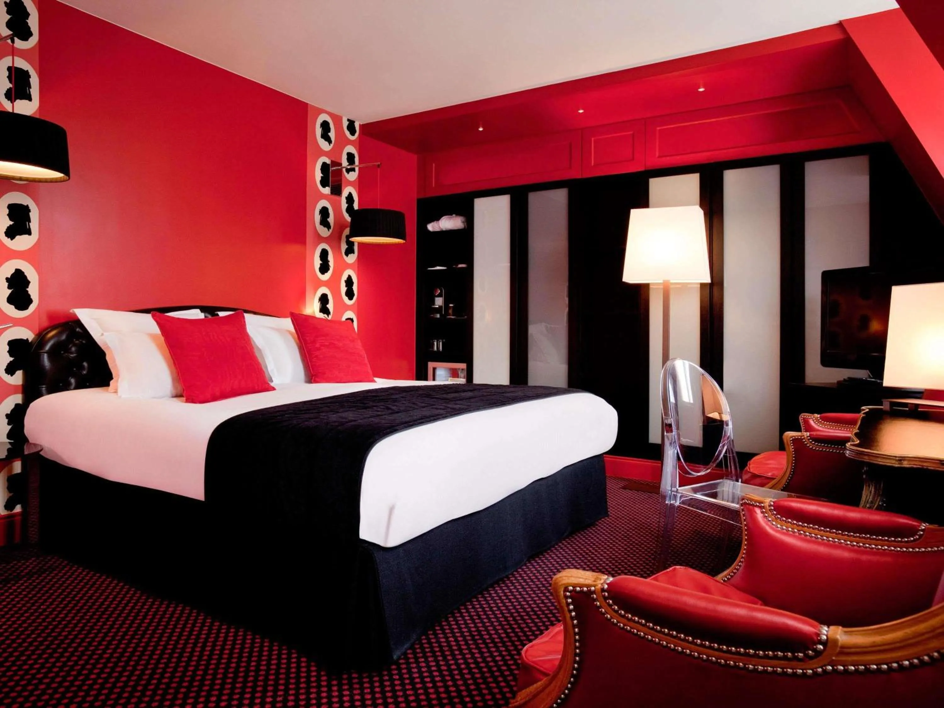 Bedroom, Bed in Le Stendhal Place Vendôme Hotel Paris - MGallery Collection