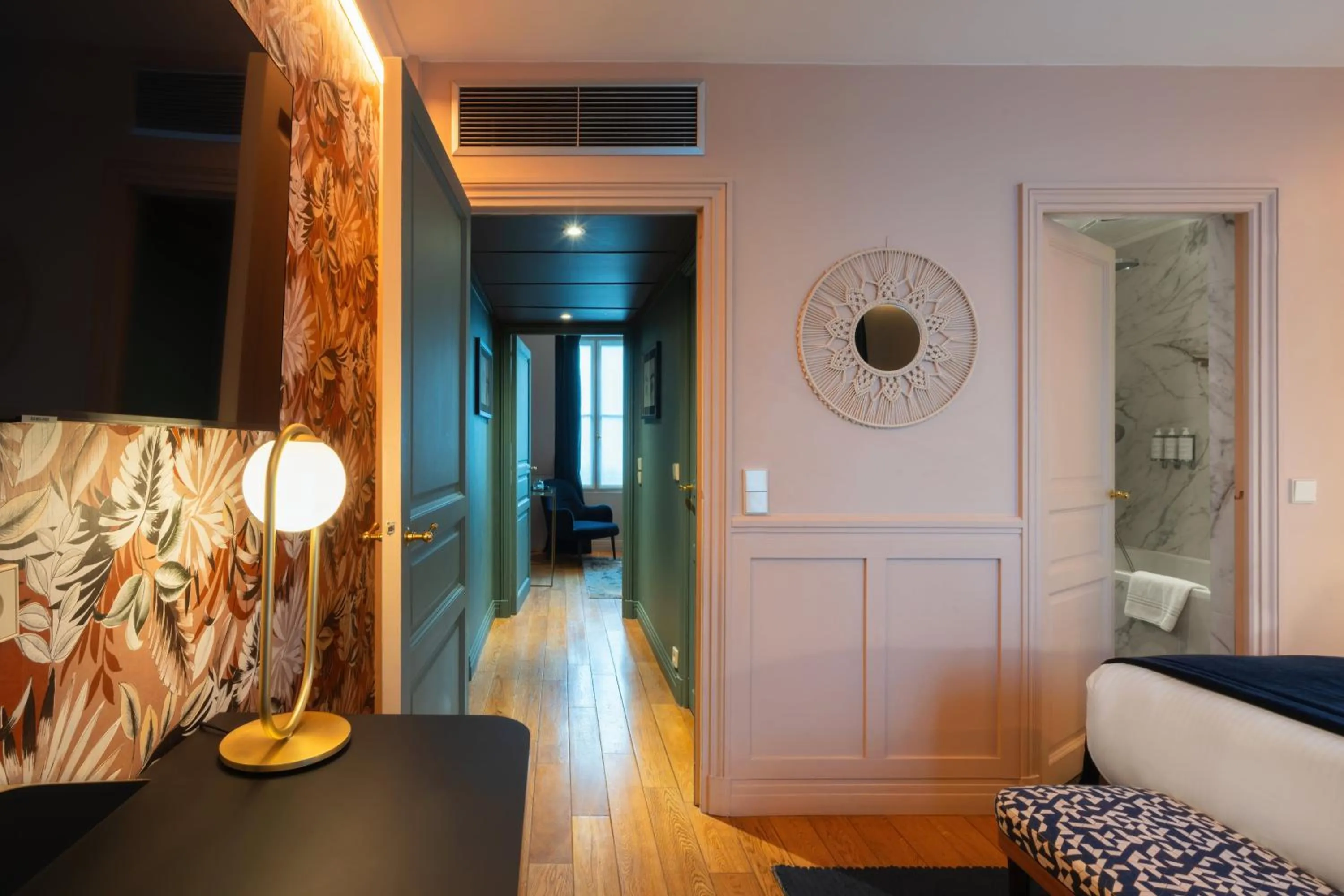 Bed in Le Stendhal - Vendôme