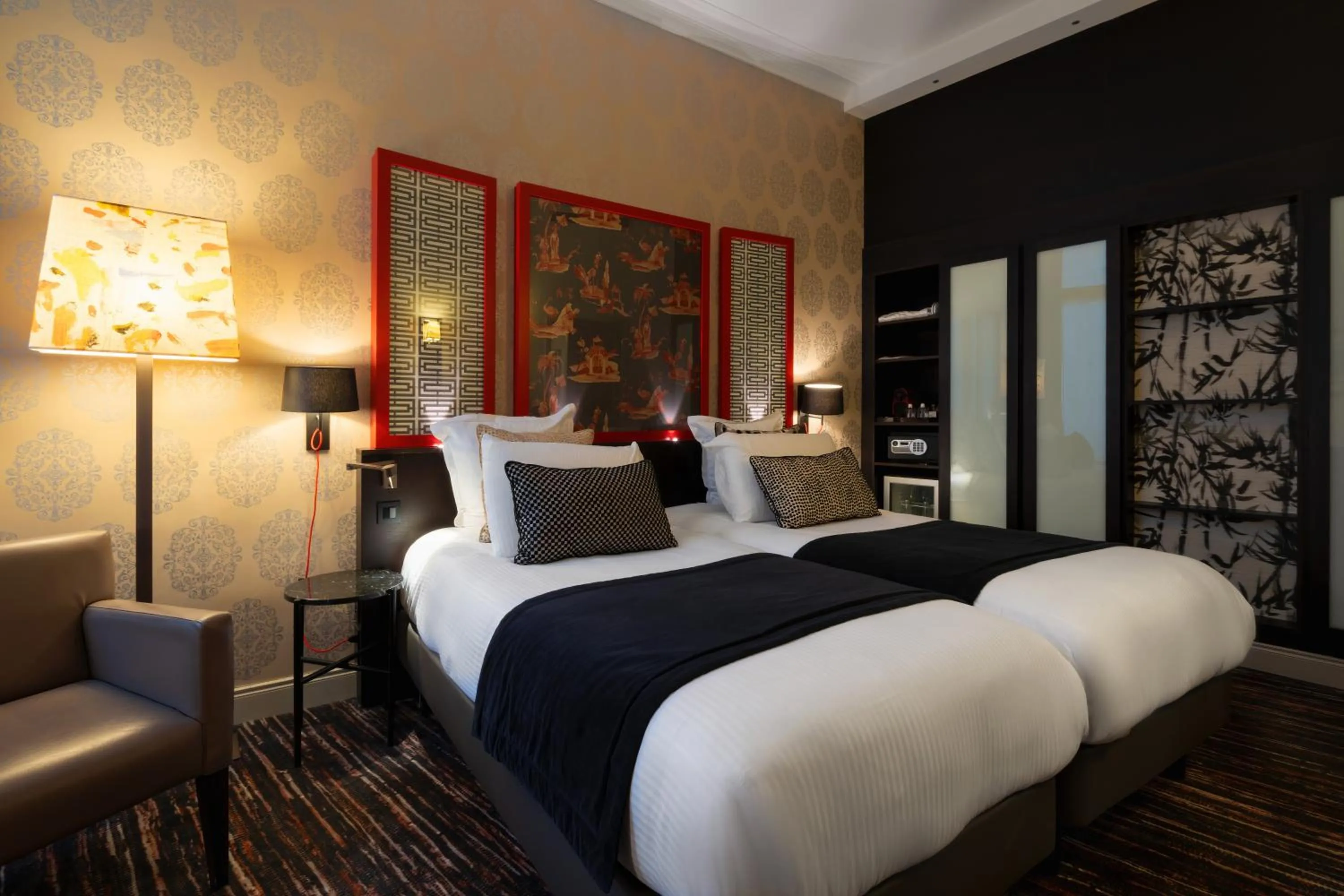 Photo of the whole room, Bed in Le Stendhal Place Vendôme Hotel Paris - MGallery Collection