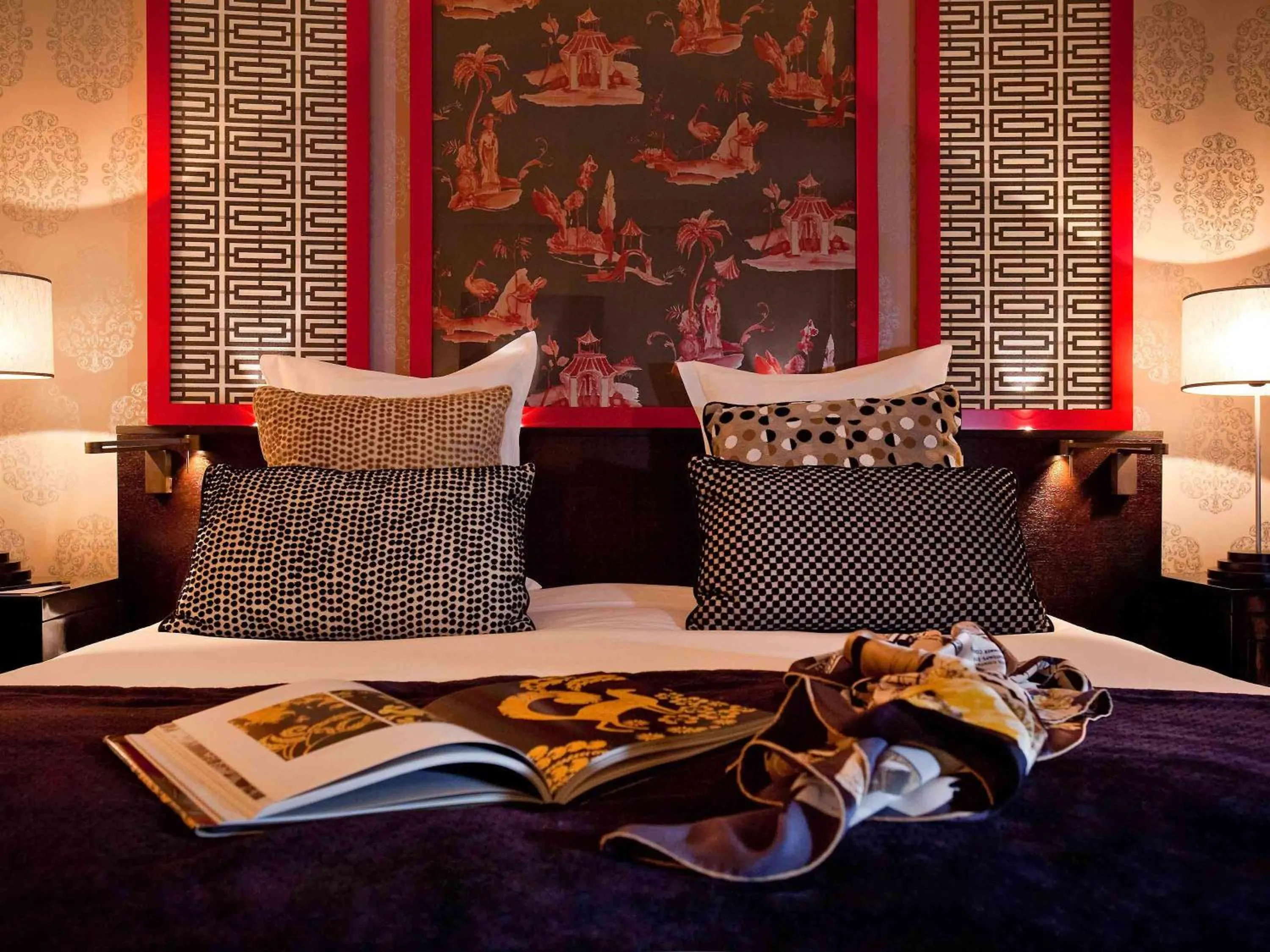 Photo of the whole room, Bed in Le Stendhal Place Vendôme Hotel Paris - MGallery Collection