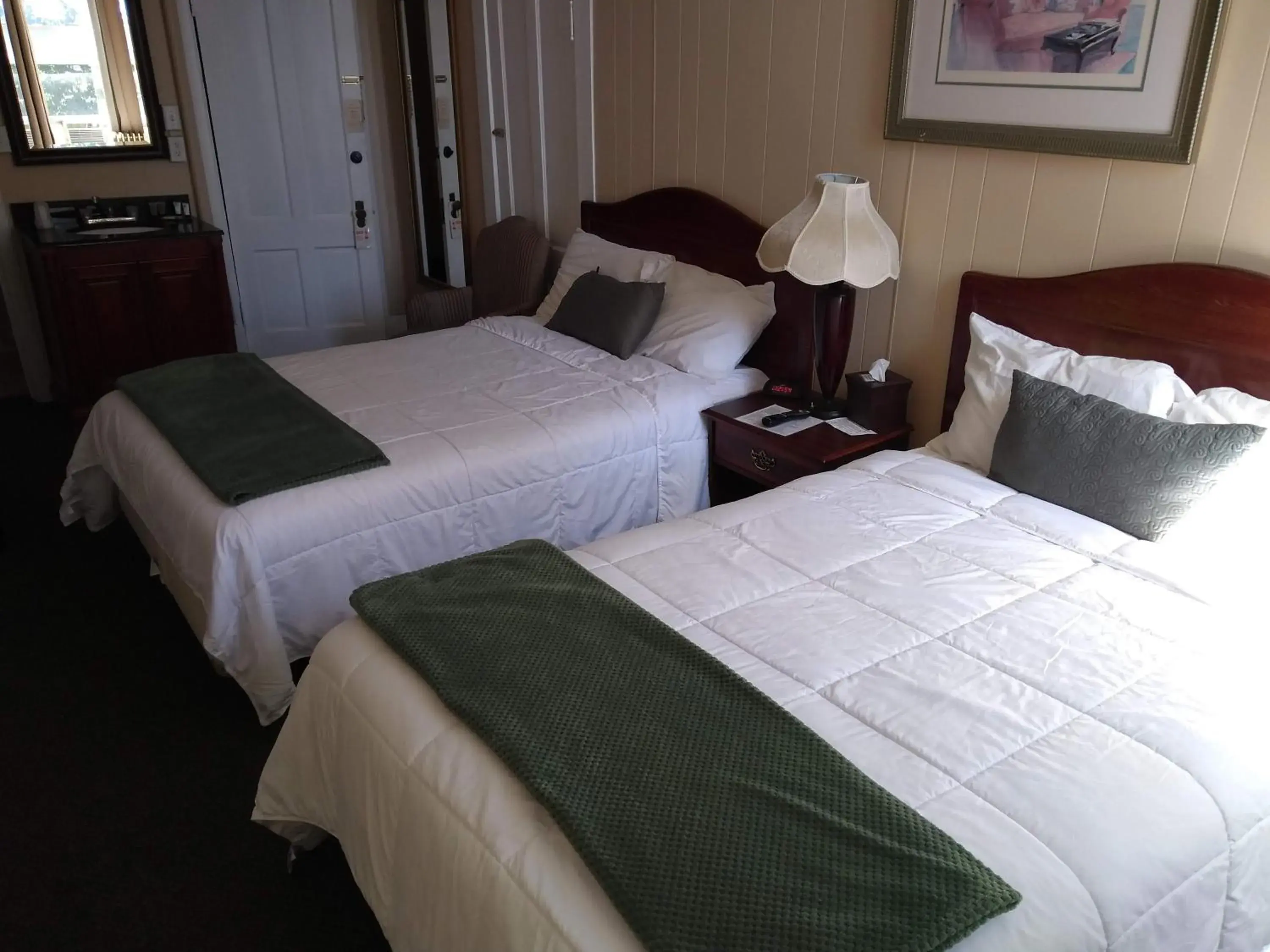 Bed in Hotel Wayne Bed in Hotel Wayne