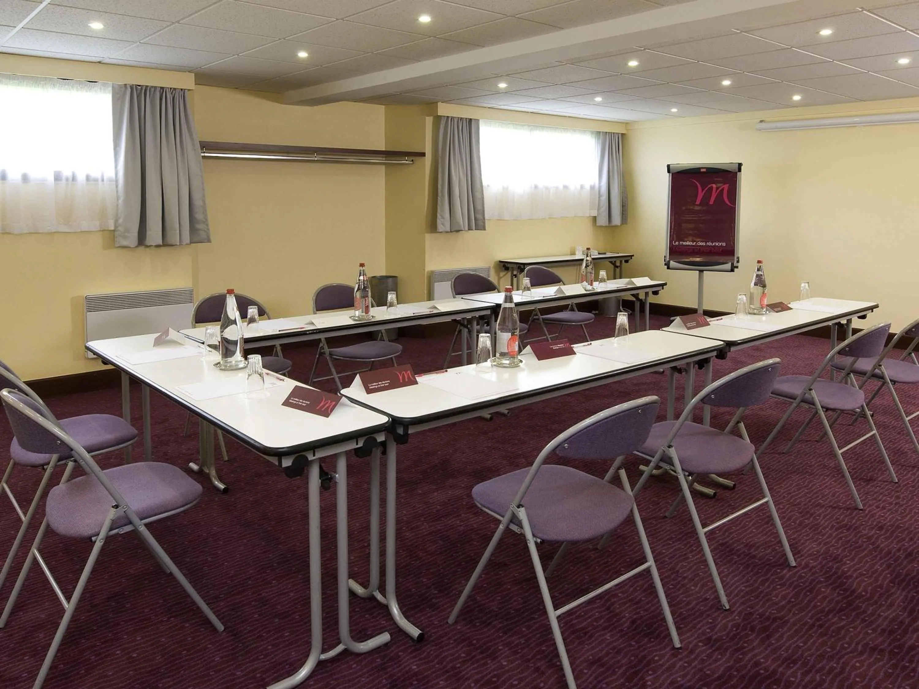 Meeting/conference room in Mercure Mont Saint Michel