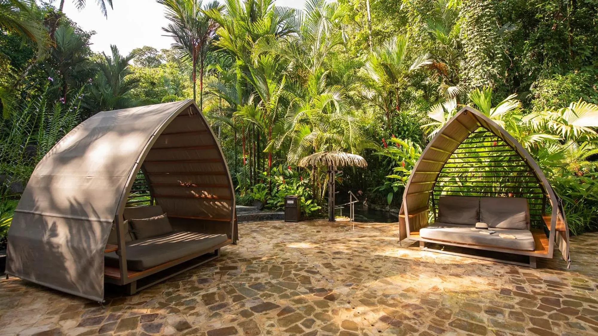 Lounge or bar in Tabacón Thermal Resort & Spa Lounge or bar in Tabacón Thermal Resort & Spa