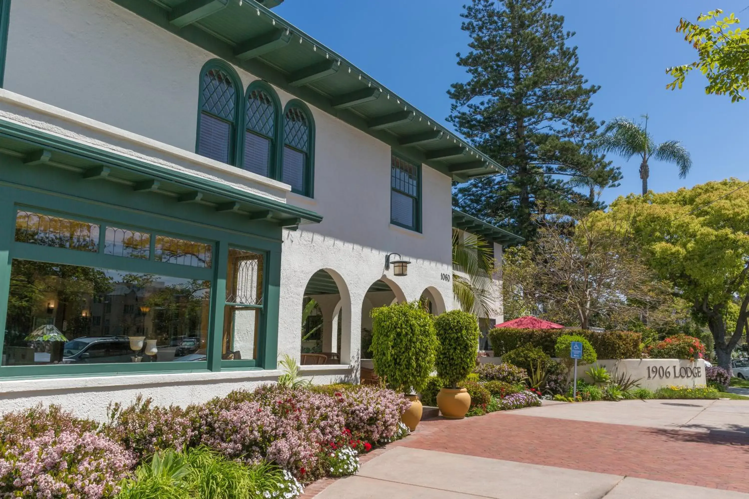 Facade/entrance in 1906 Lodge Facade/entrance in 1906 Lodge