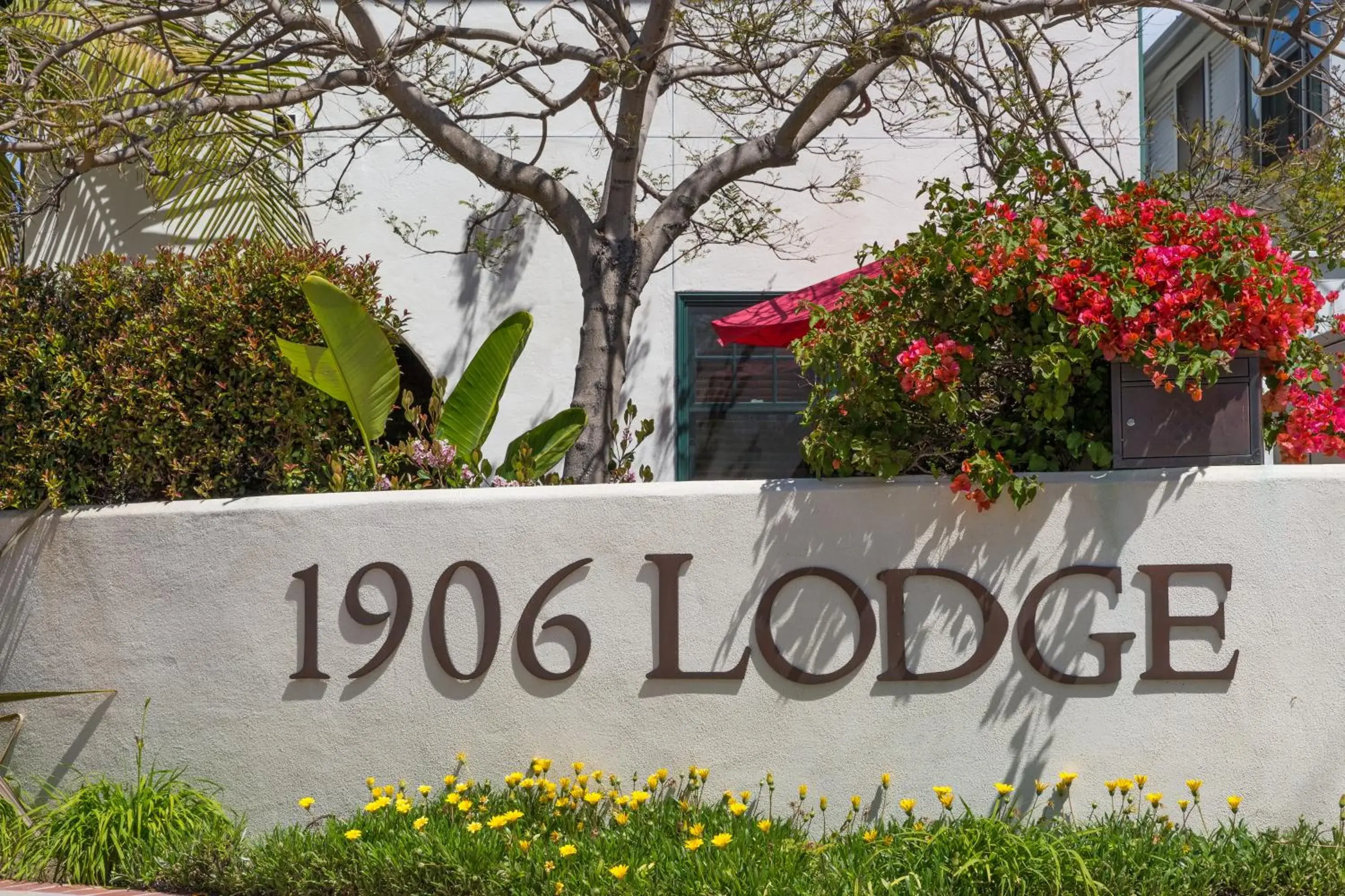 Facade/entrance in 1906 Lodge Facade/entrance in 1906 Lodge