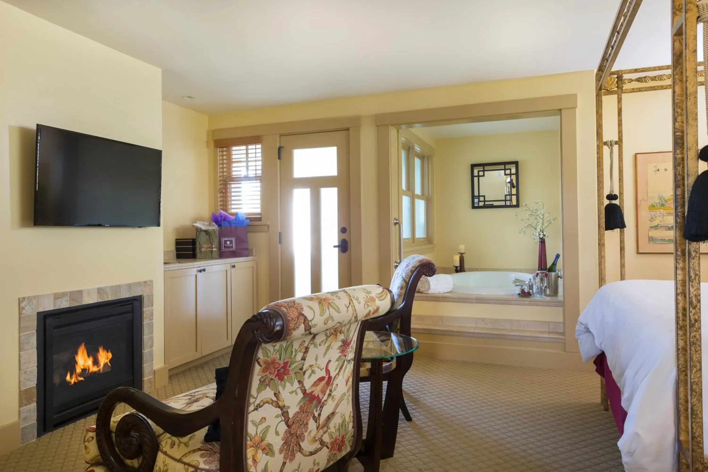 Photo of the whole room, Bed in 1906 Lodge Photo of the whole room, Bed in 1906 Lodge