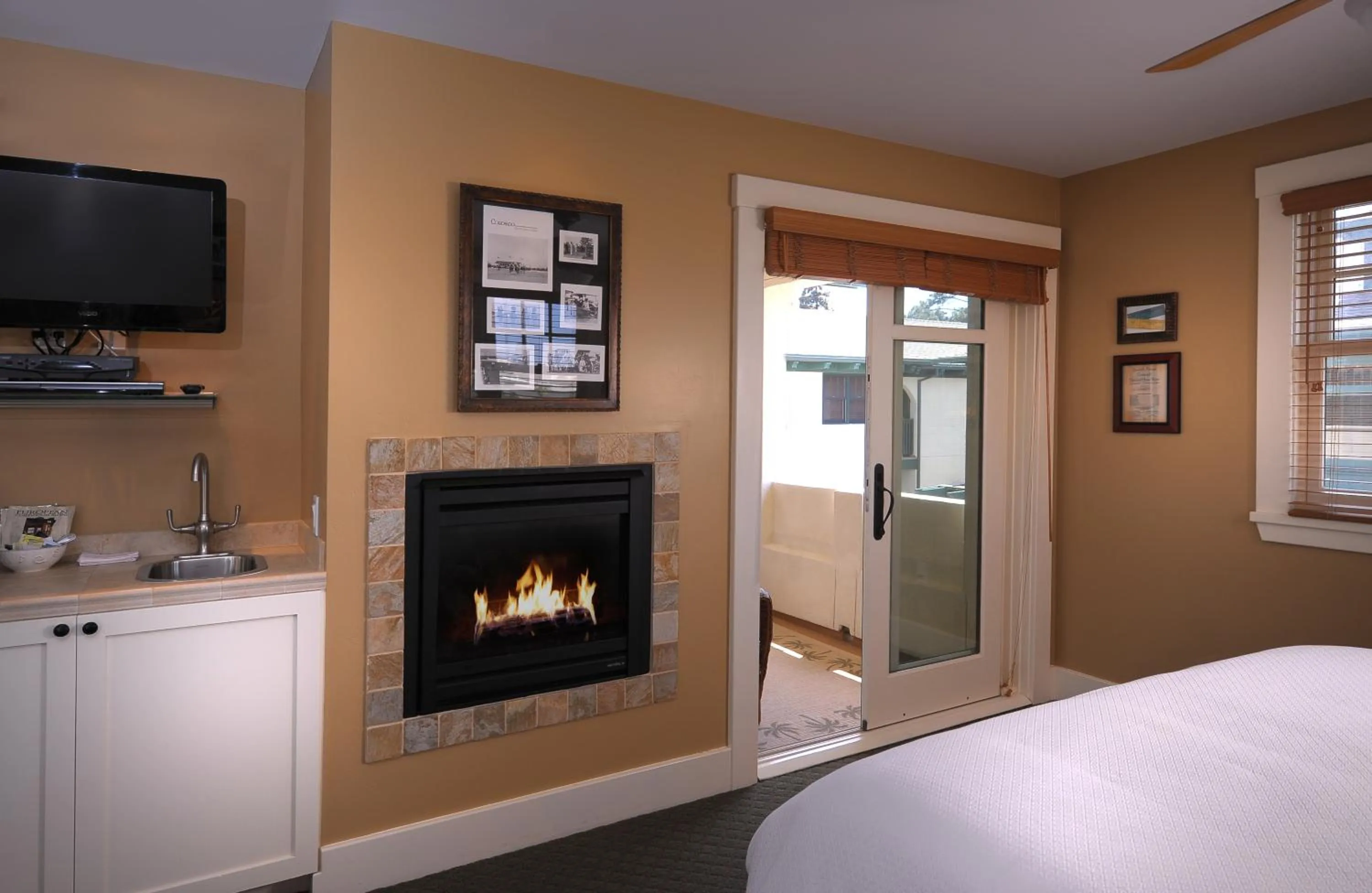 Decorative detail, Bed in 1906 Lodge