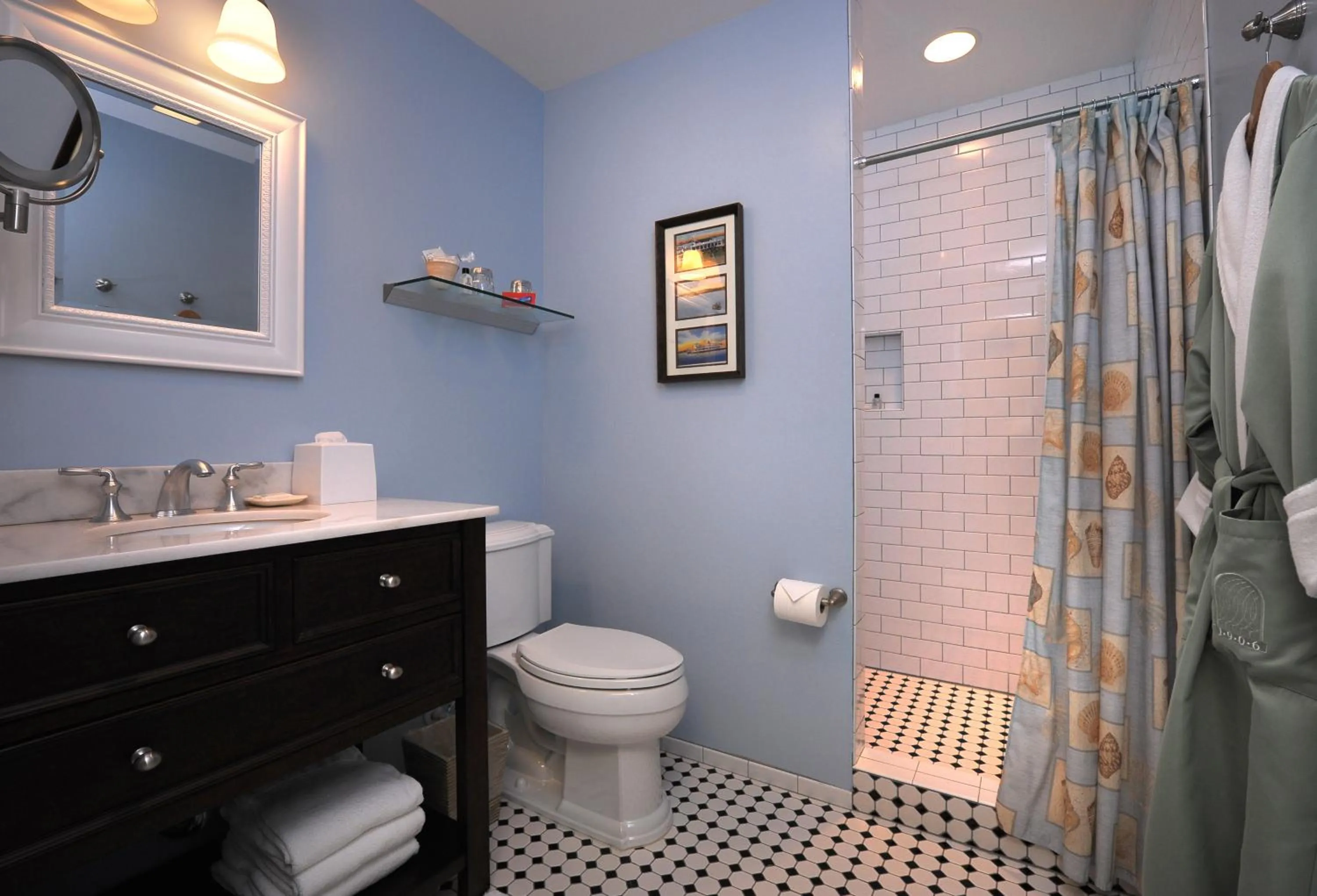 Shower in 1906 Lodge