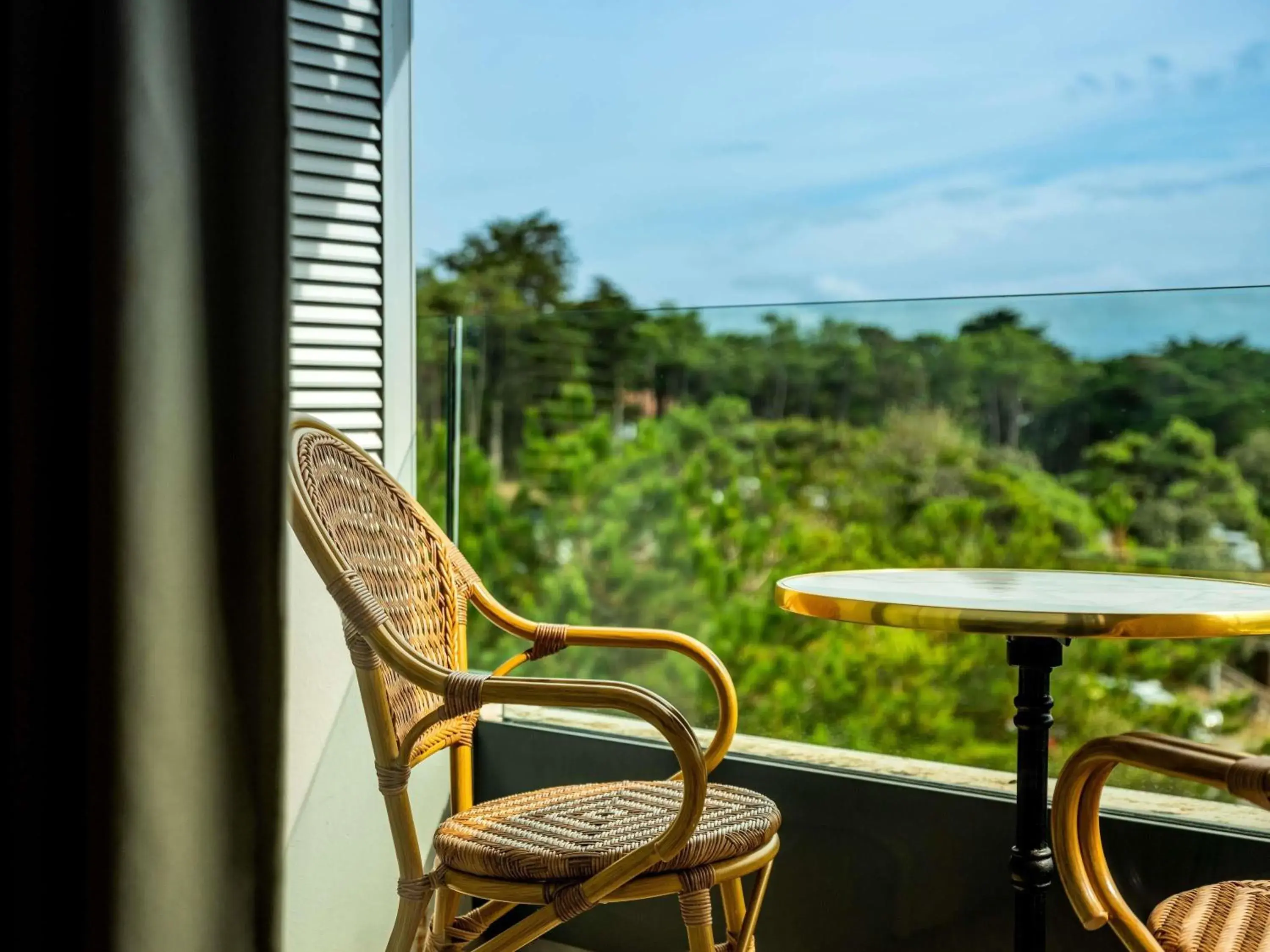Bedroom in Côte Ouest Thalasso & Spa Les Sables d'Olonne - MGallery Collection Bedroom in Côte Ouest Thalasso & Spa Les Sables d'Olonne - MGallery Collection